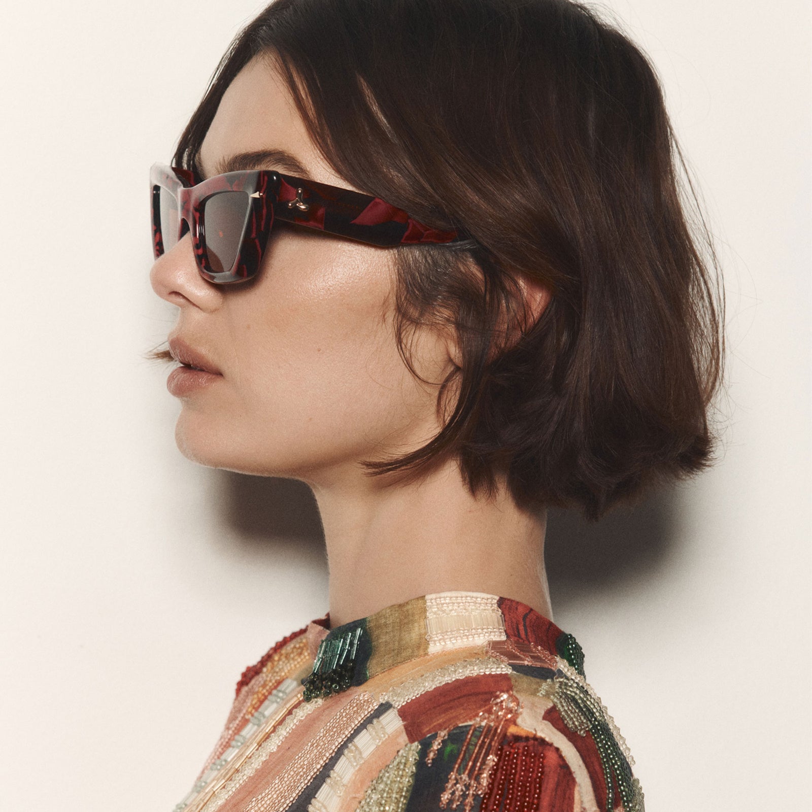 Lucia Burgundy Marble Female Cat-Eye Sunglasses | Le Specs