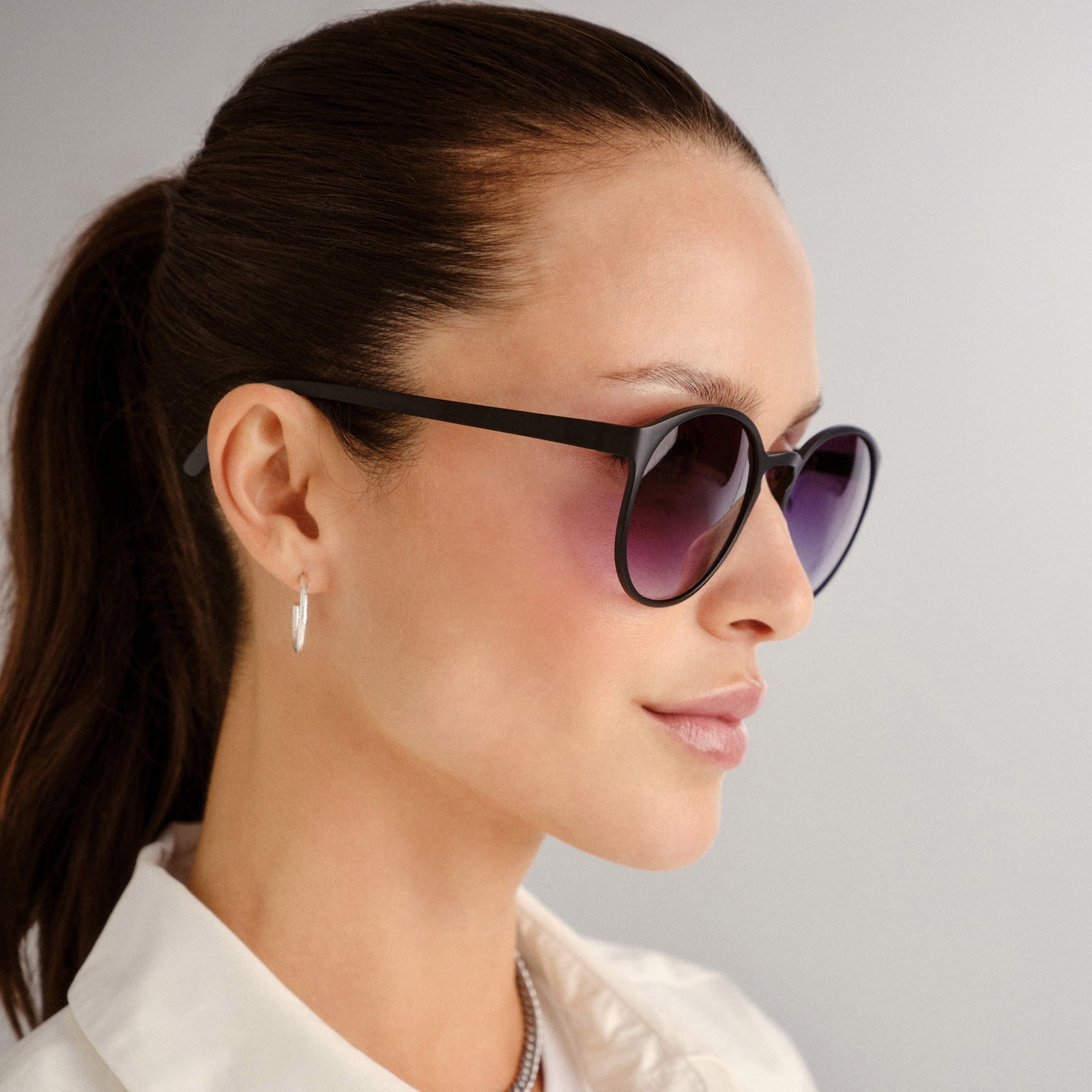 Swizzle Matte Black Uni-Sex Round Sunglasses | Le Specs