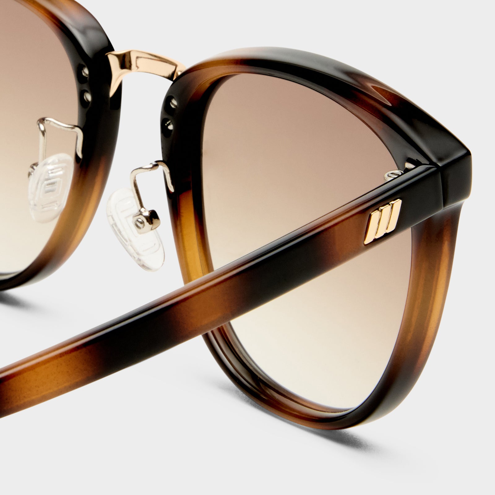 Eclipse + Tort Female Round Sunglasses | Le Specs