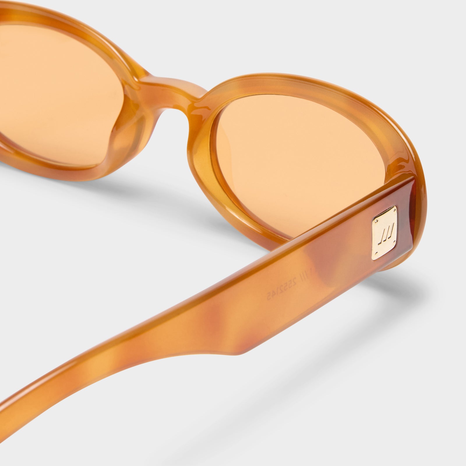 Work It Vintage Tort Uni-Sex Oval Sunglasses | Le Specs