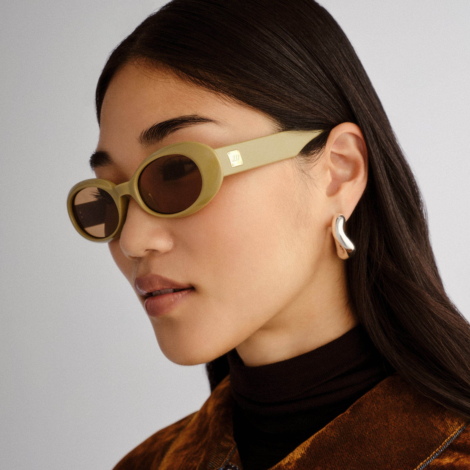 Work It Biscotti Female Oval Sunglasses | Le Specs