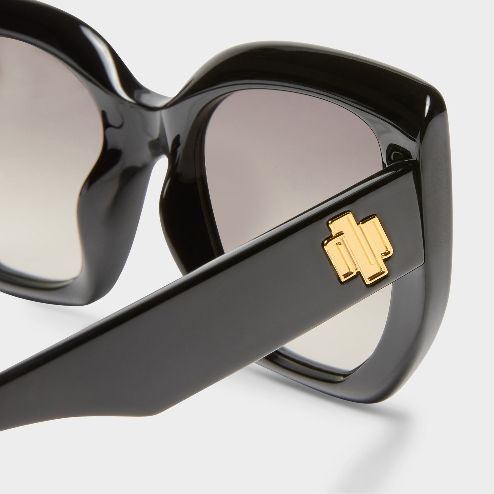 Euphoria Black Female Square Sunglasses | Le Specs