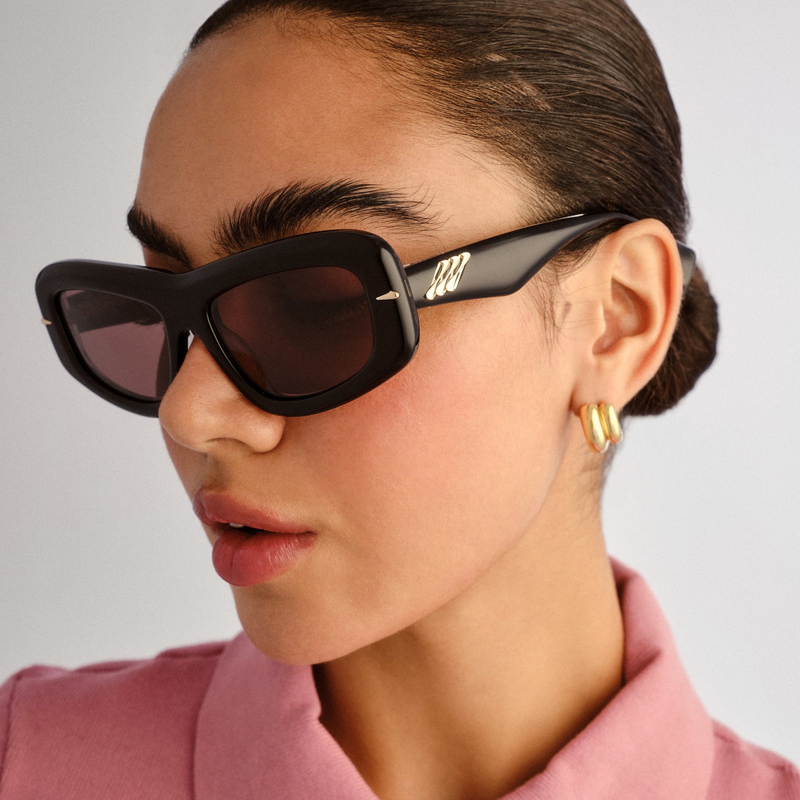 Numero Ocho Obsidian Black Female Shield Sunglasses | Le Specs