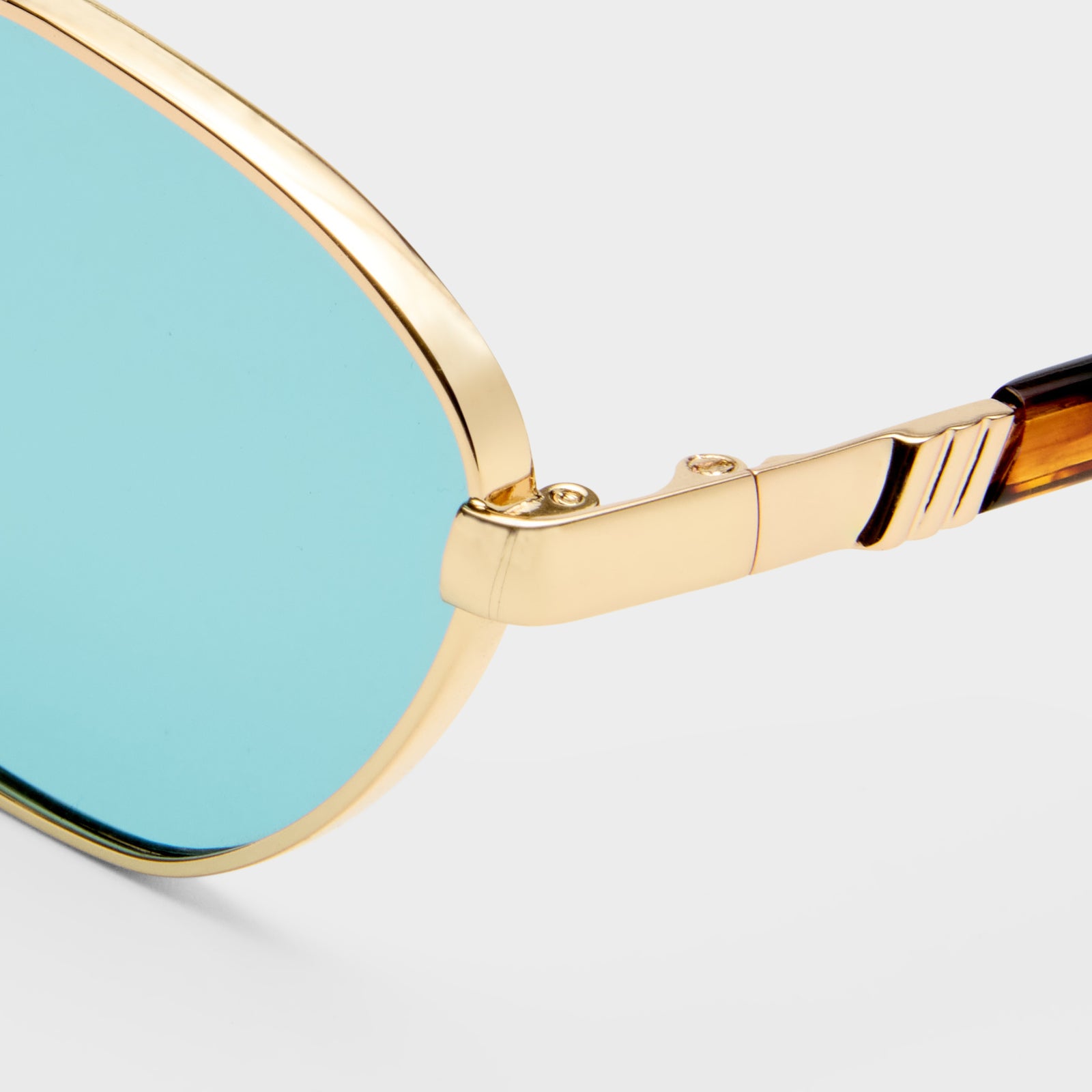 Le Bebe Gold Uni-Sex Oval Sunglasses | Le Specs