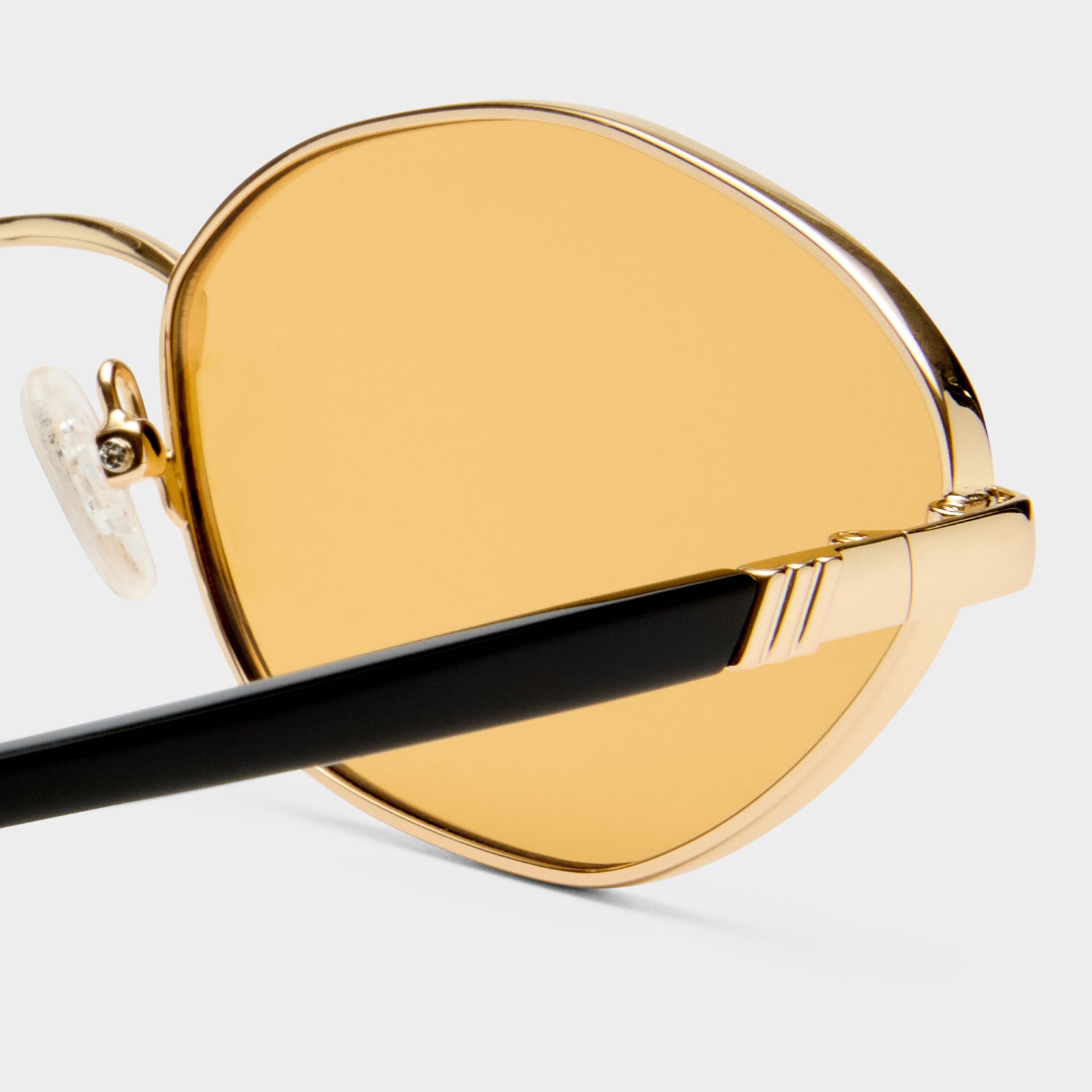 Le Bebe Gold Uni-Sex Oval Sunglasses | Le Specs