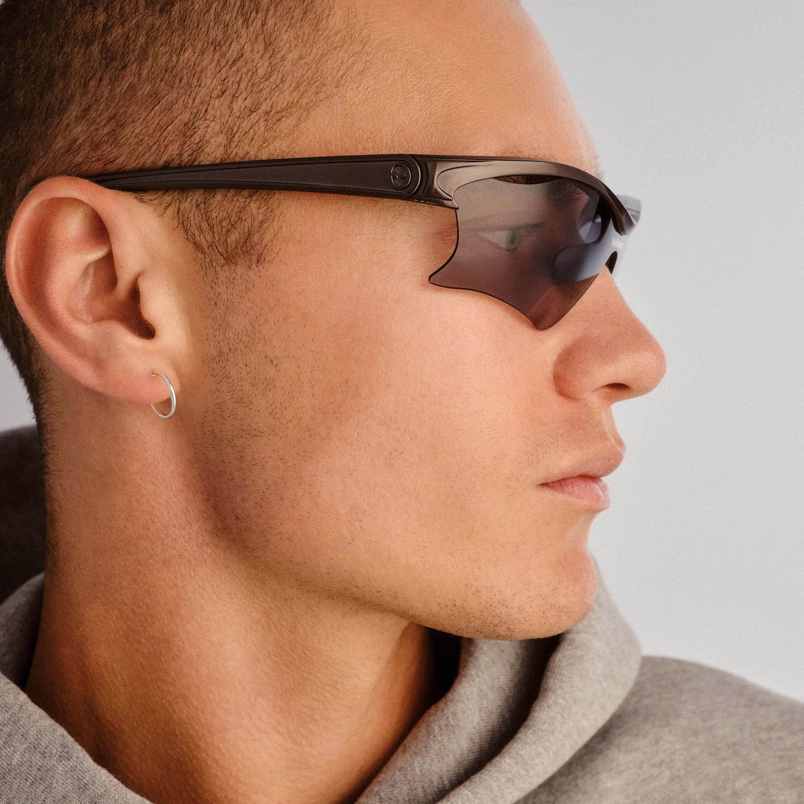 Pluto Silver Chrome Uni-Sex Shield Sunglasses | Le Specs