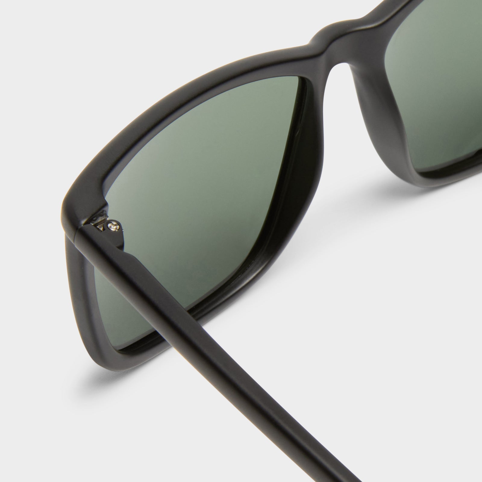 Tweedledum Matte Black Male D-Frame Sunglasses | Le Specs