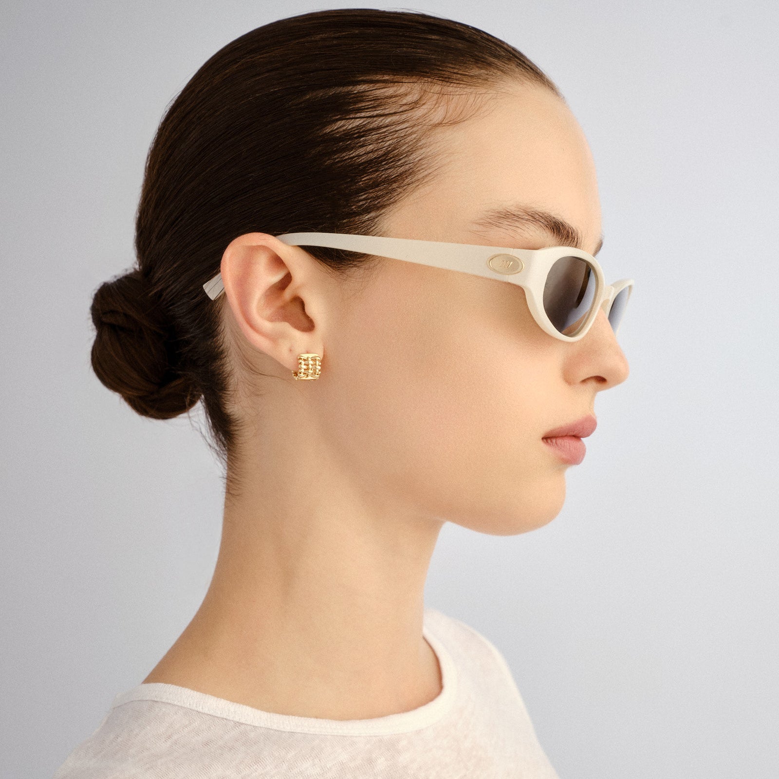 Popalicious + Pearl Ivory Female Oval Sunglasses | Le Specs