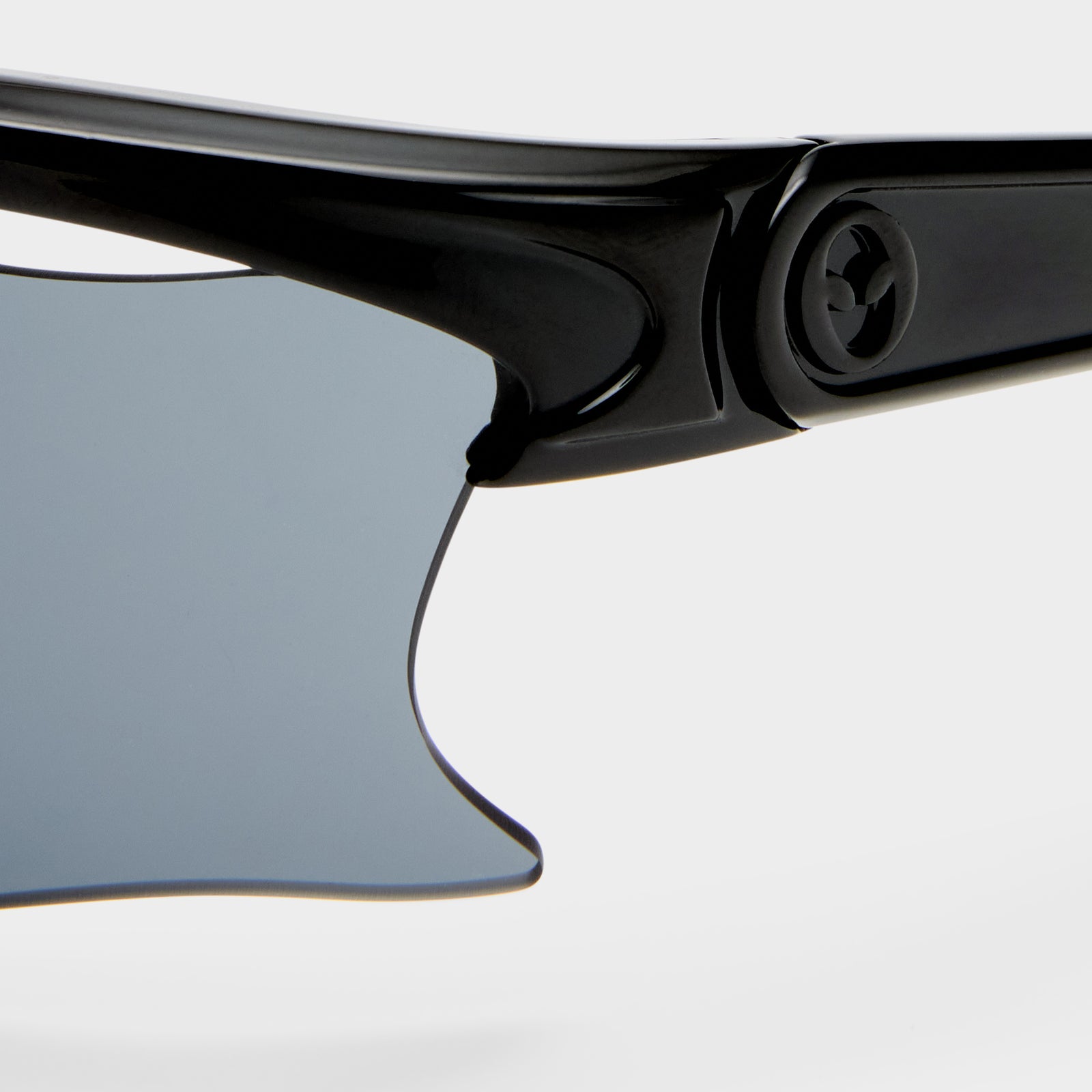 Pluto Black Uni-Sex Shield Sunglasses | Le Specs