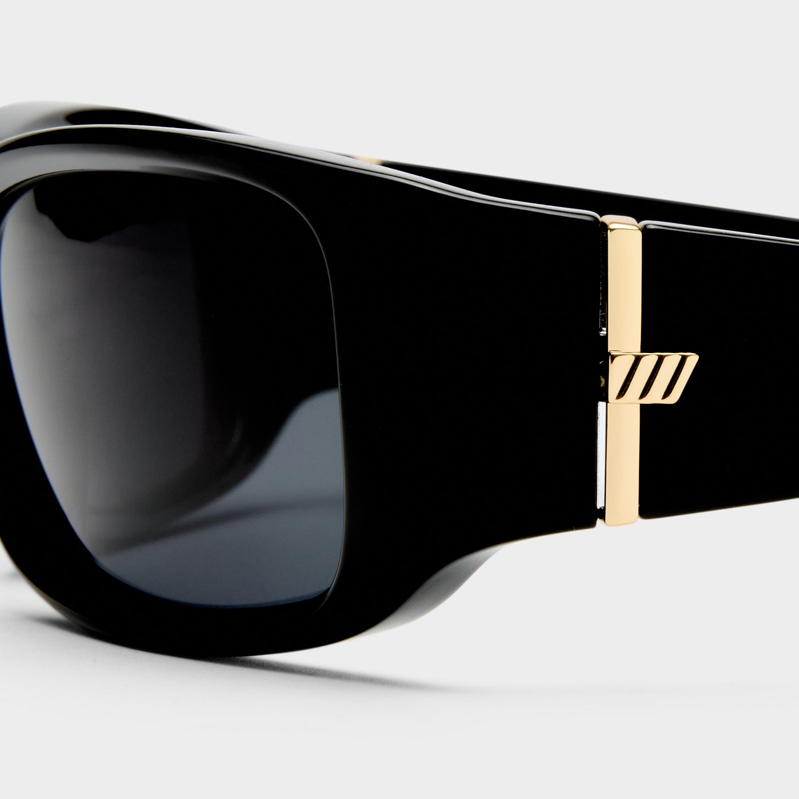 Du Jour Black Uni-Sex Wrap Sunglasses | Le Specs