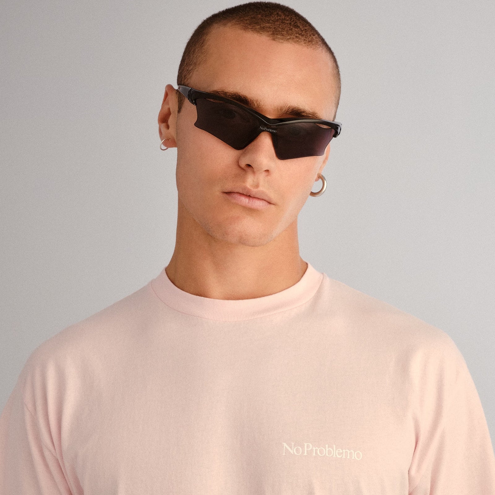 Pluto Black Uni-Sex Shield Sunglasses | Le Specs