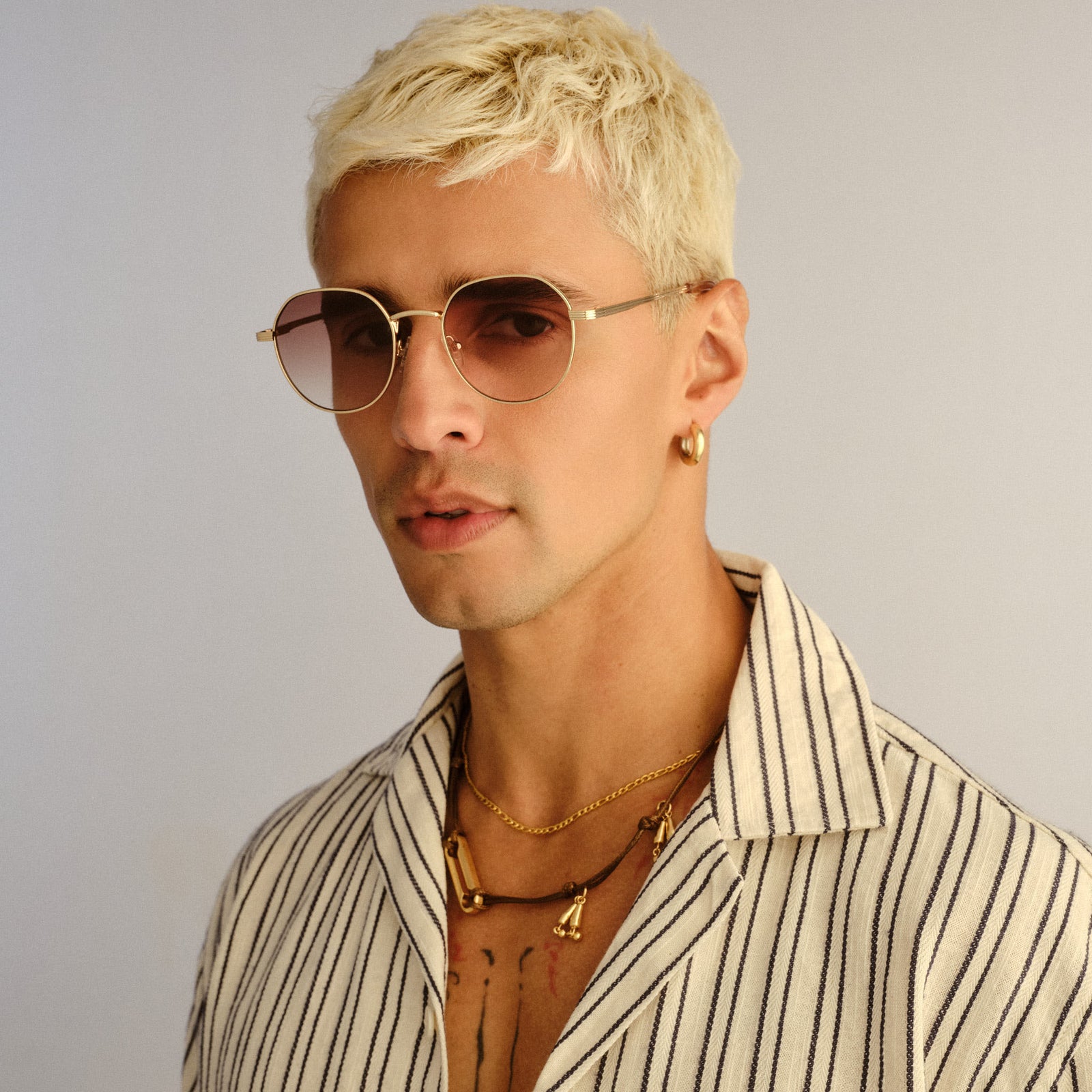 Odyssey Bright Gold Uni-Sex Round Sunglasses | Le Specs