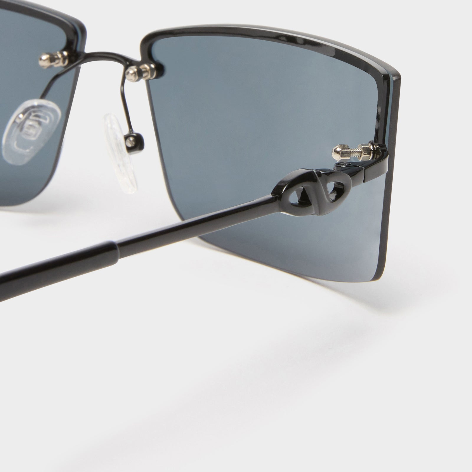 Alien Black Uni-Sex Rectangle Sunglasses | Le Specs