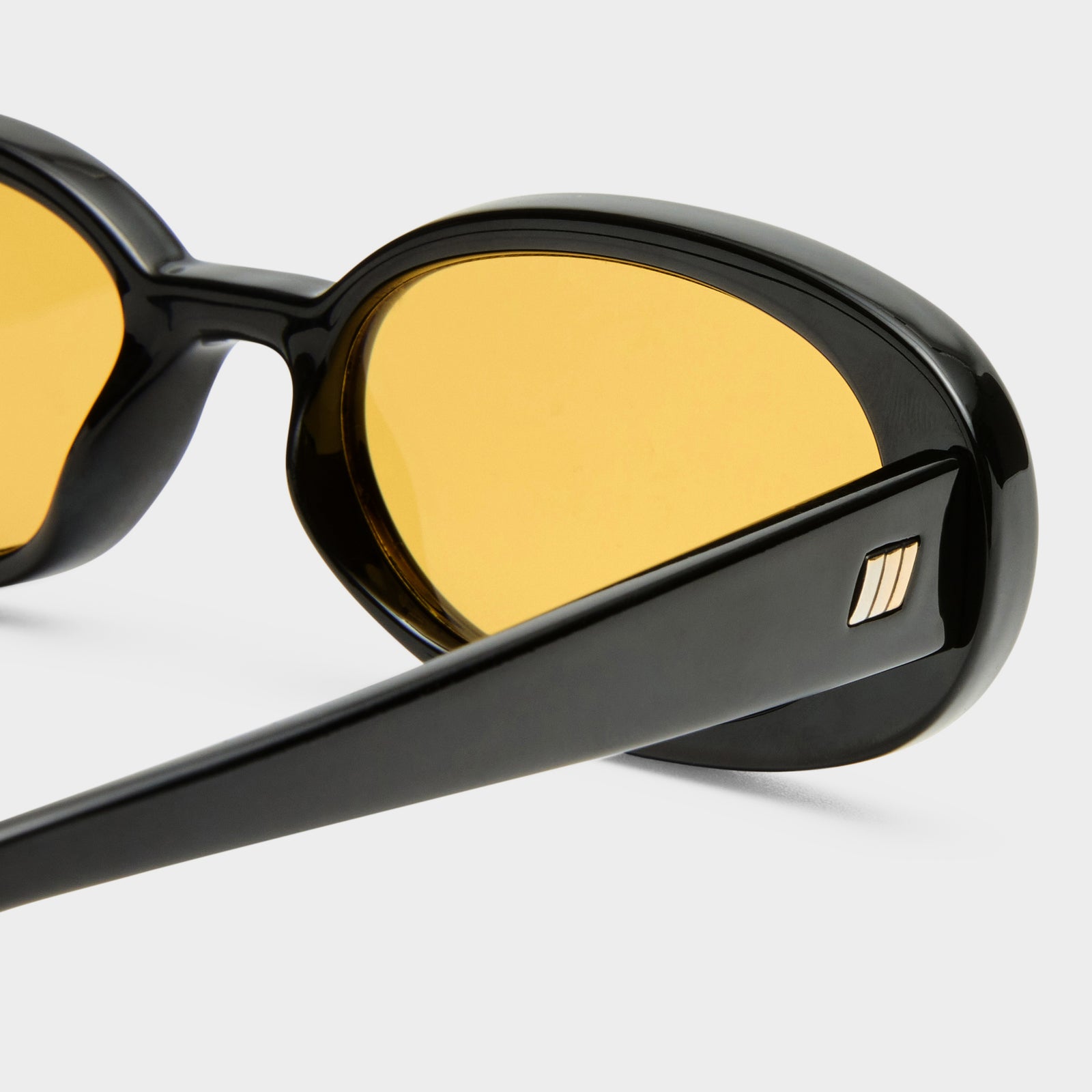 Outta Love Black Female Oval Sunglasses | Le Specs