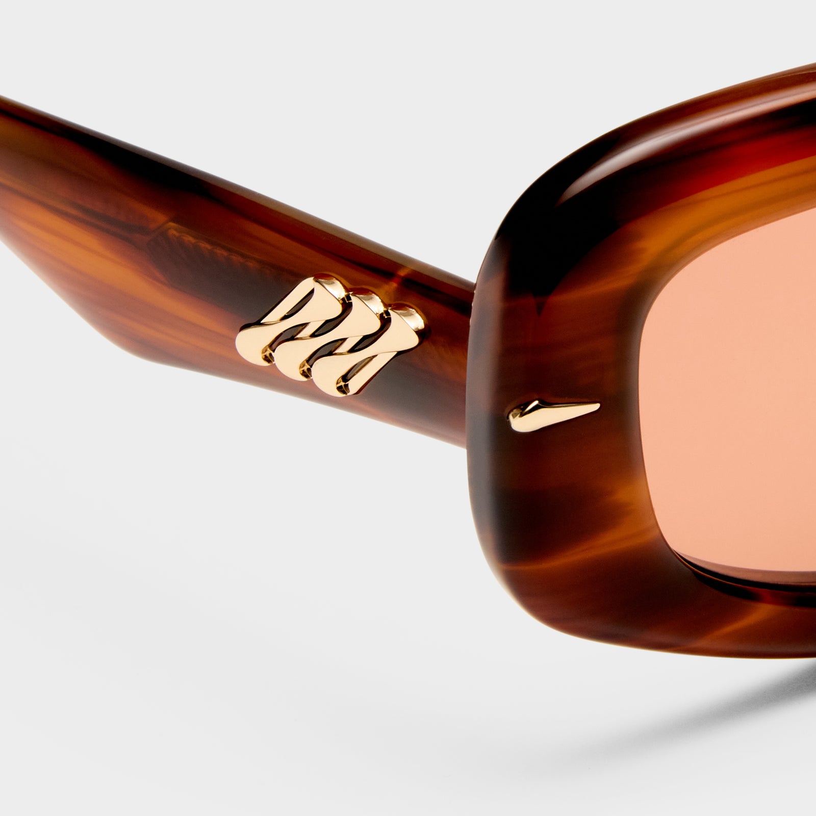 Numero Ocho Teak Female Shield Sunglasses | Le Specs