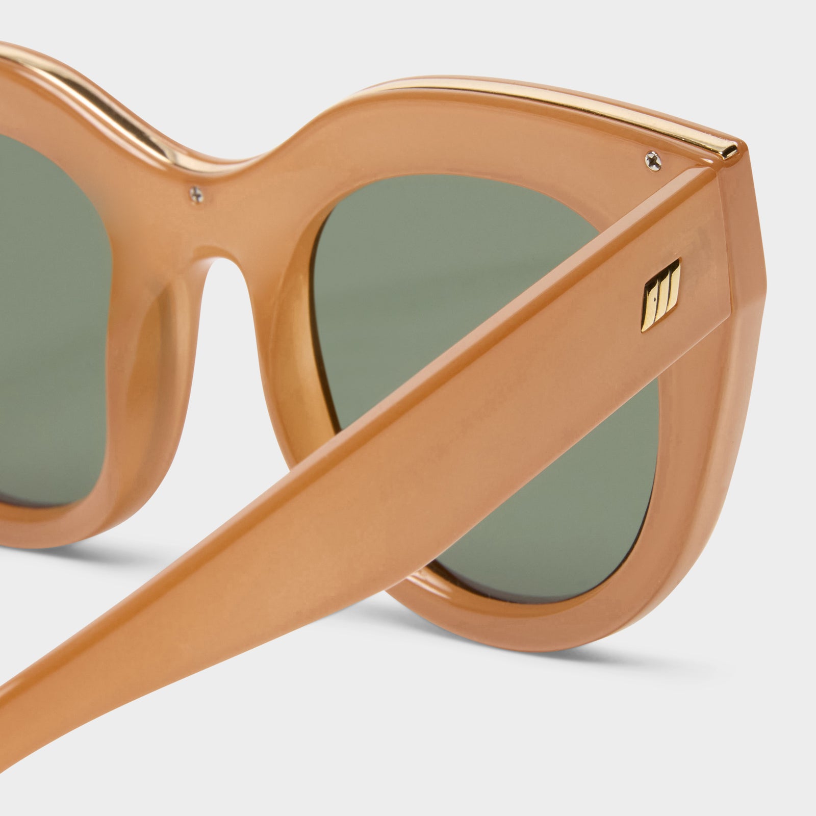 Air Heart Caramel Female Cat-Eye Sunglasses | Le Specs