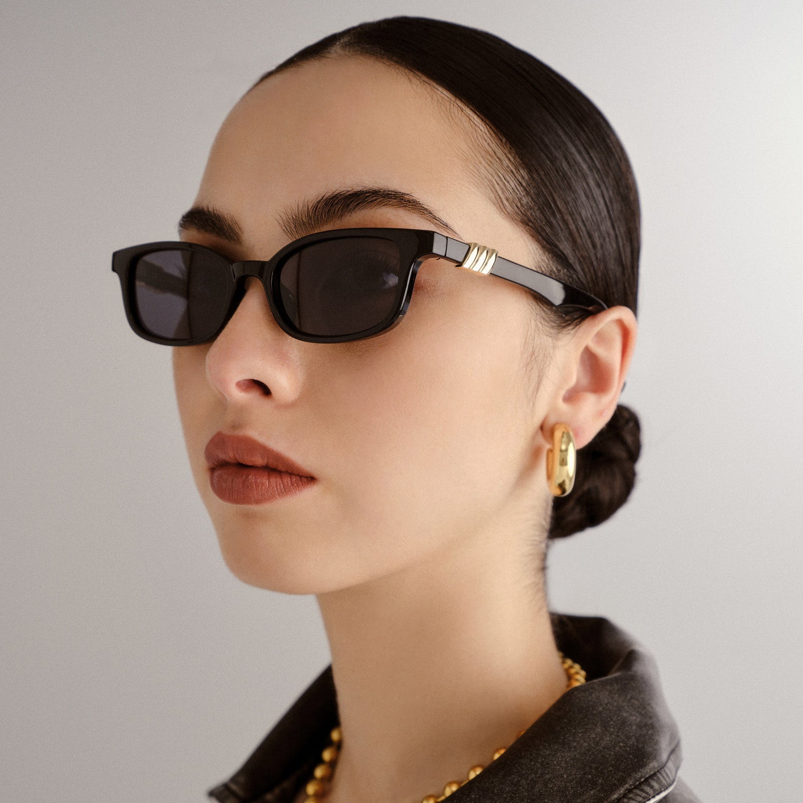 Confidential Black Female D-Frame Sunglasses | Le Specs