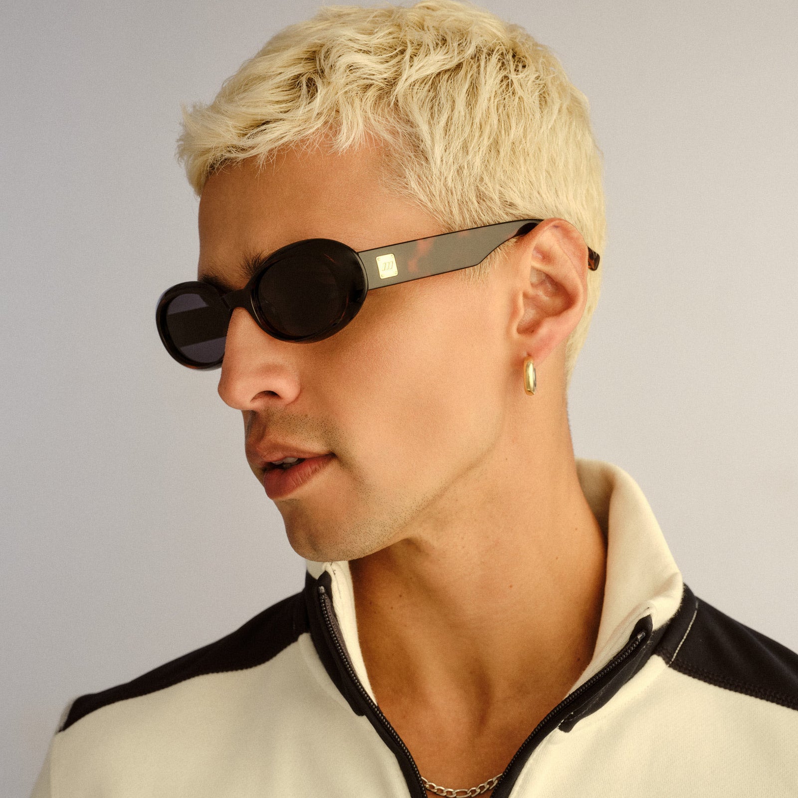 Work It Dark Tort Uni-Sex Oval Sunglasses | Le Specs