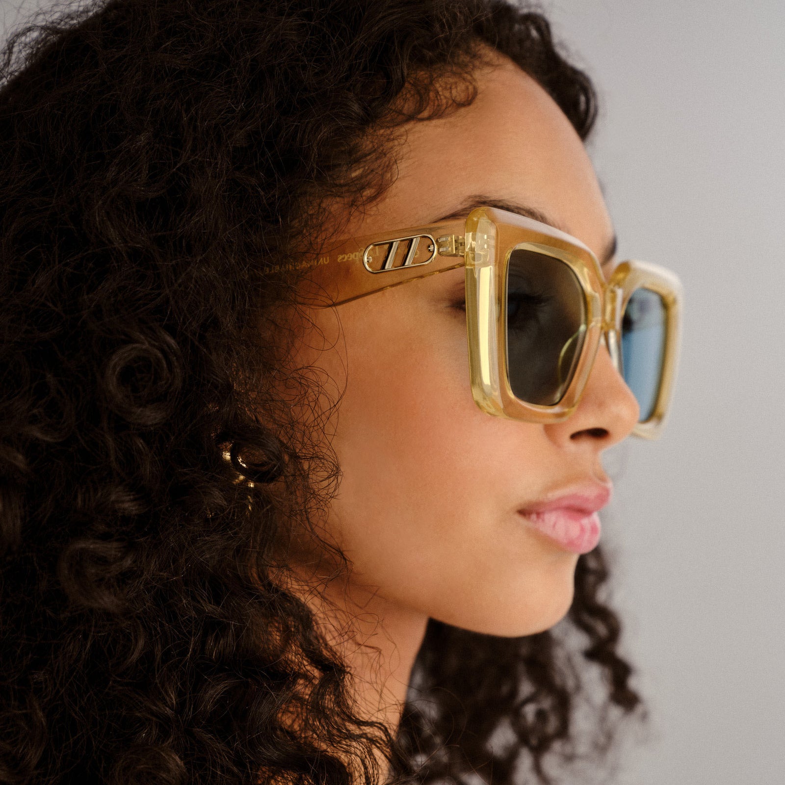 Unimaginable Sand Female Square Sunglasses | Le Specs
