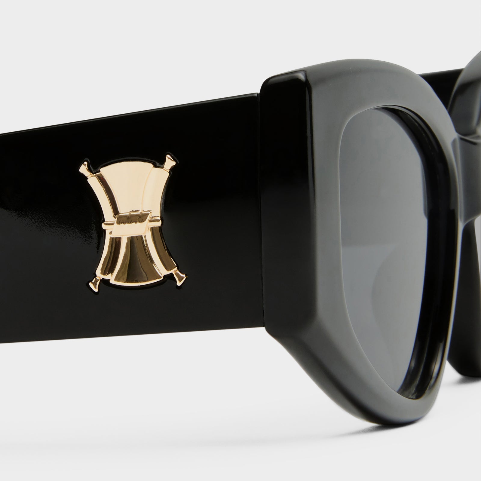 The Haunting Black Female Cat-Eye Sunglasses | Le Specs