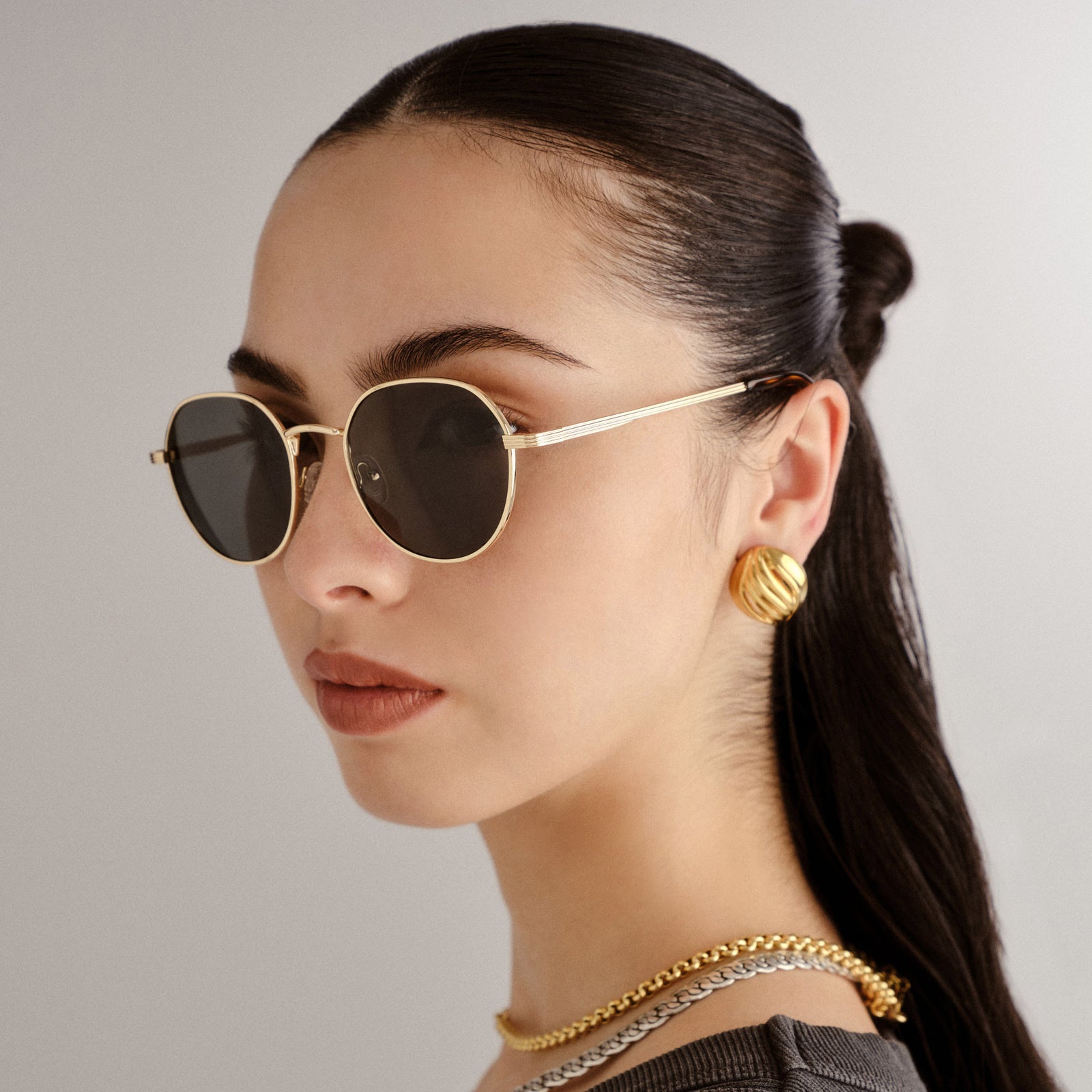 Odyssey Gold Uni-Sex Round Sunglasses | Le Specs