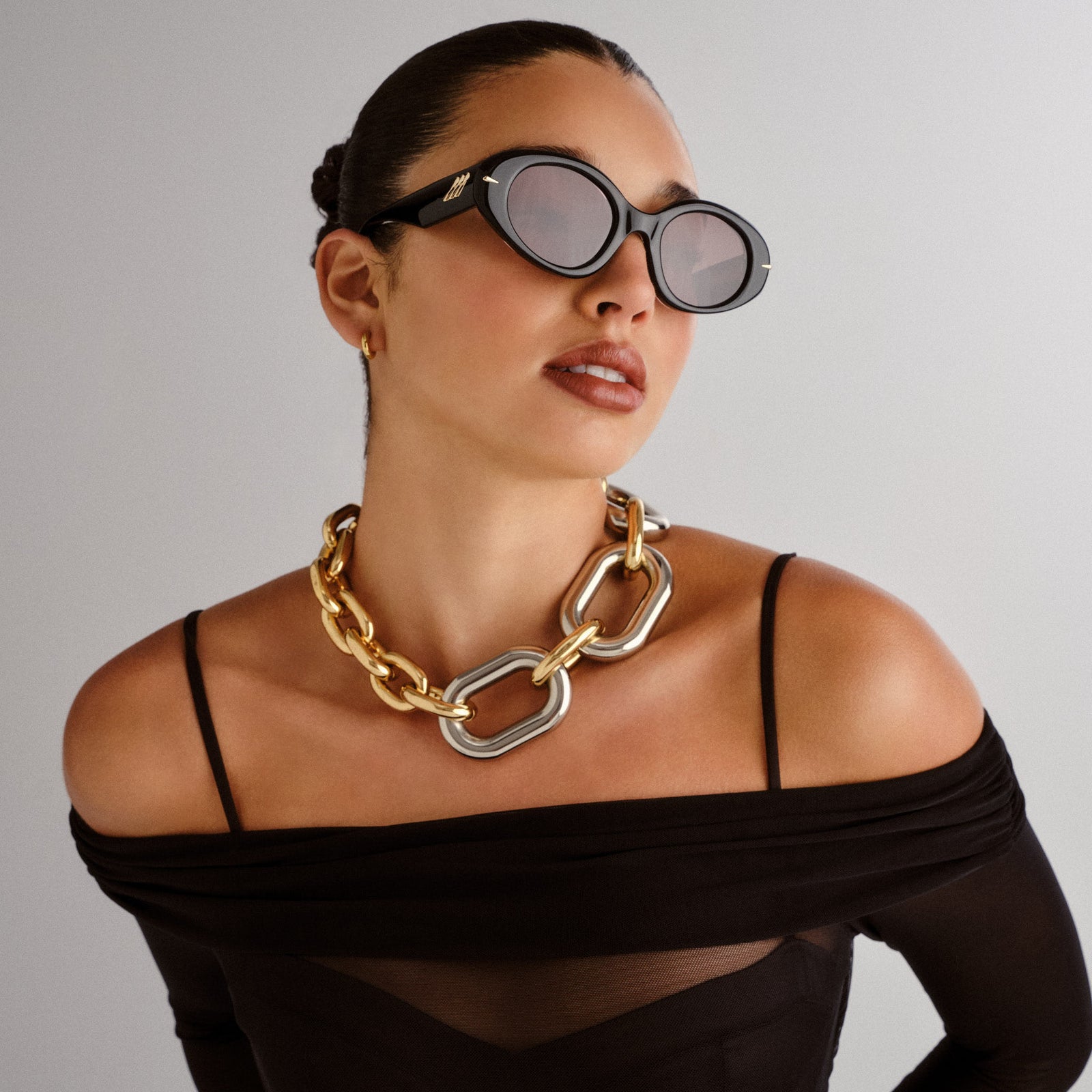 Numero Dos Obsidian Black Female Oval Sunglasses | Le Specs