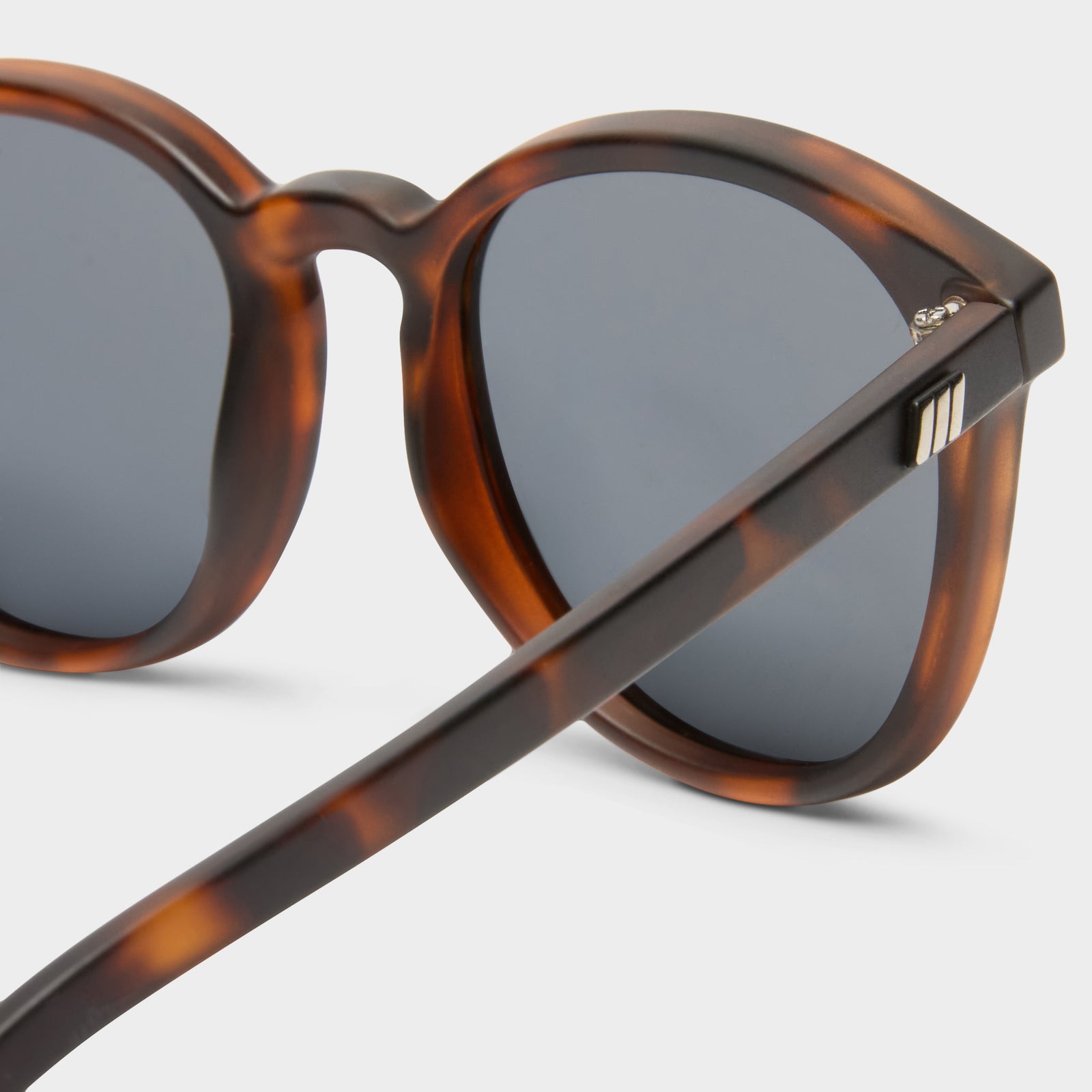 Bandwagon Matte Tort Uni-Sex Round Sunglasses | Le Specs