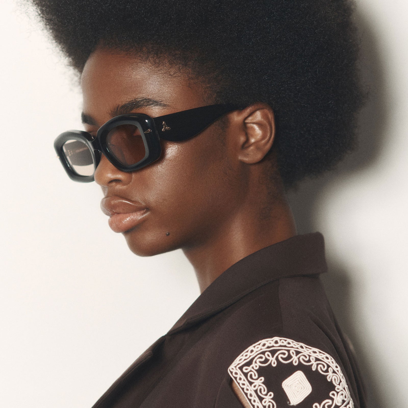 Celestina Obsidian Black Female Square Sunglasses | Le Specs