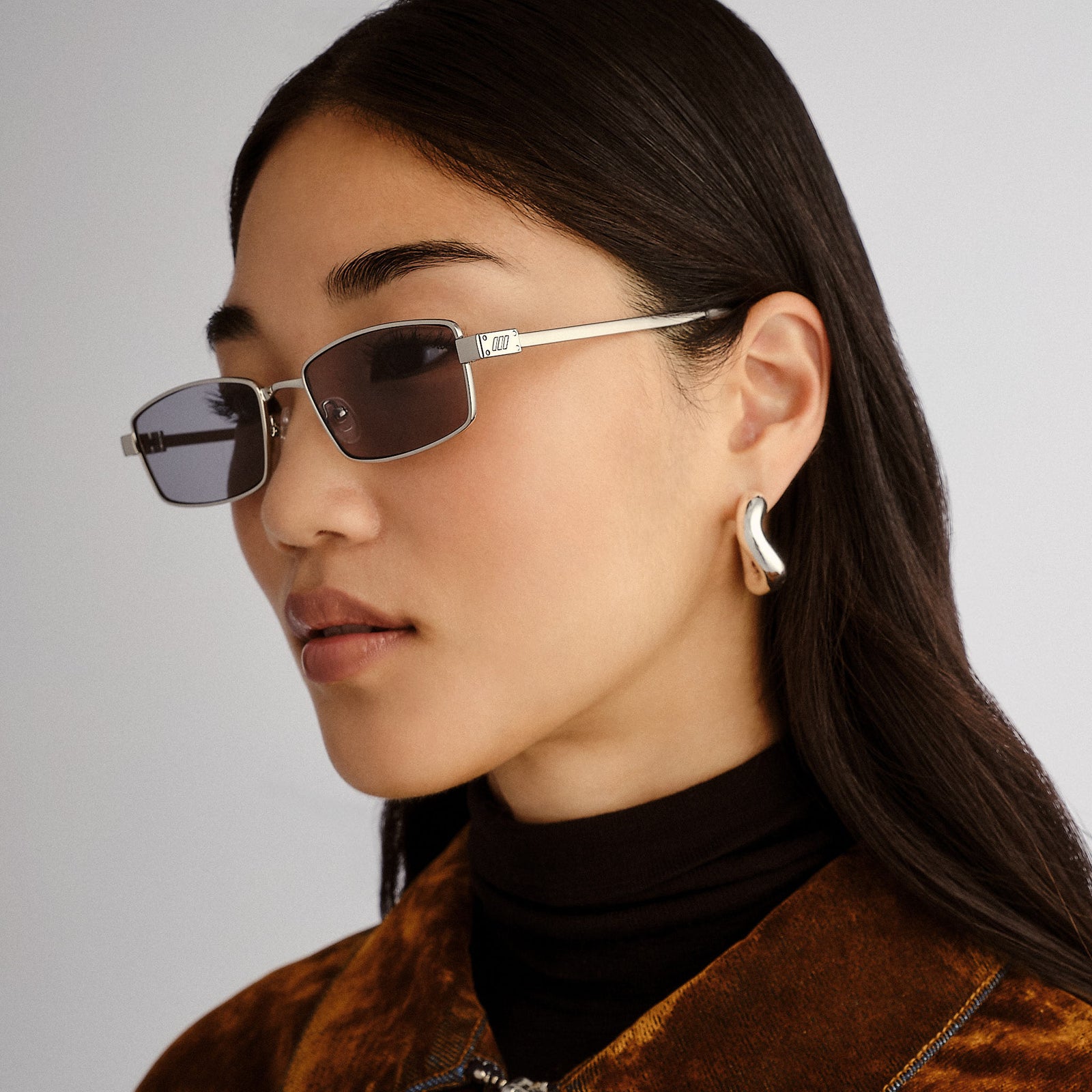 Bizarro Silver Uni-Sex Rectangle Sunglasses | Le Specs