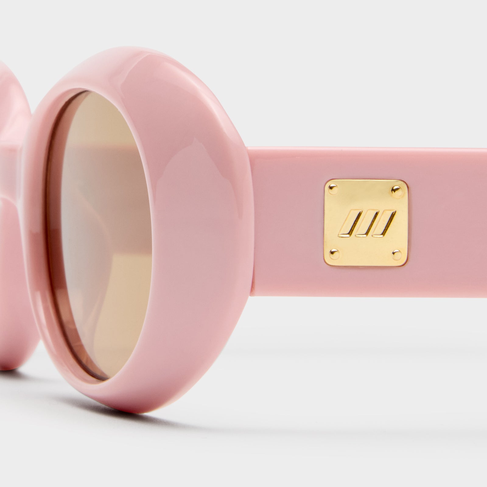 Work It Pink Putty Female Oval Sunglasses | Le Specs