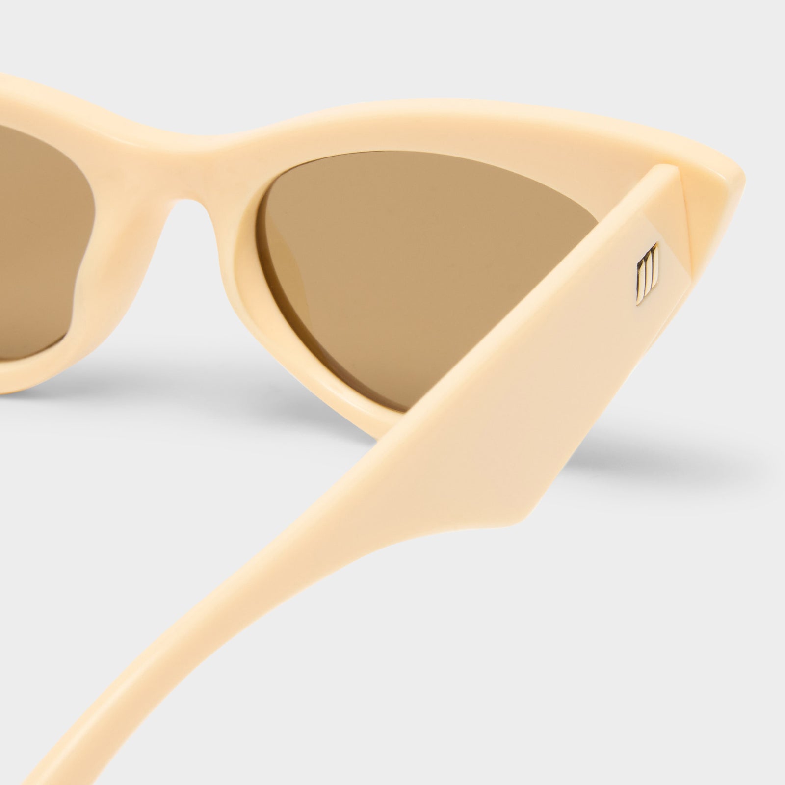 Hypnosis Ivory Female Cat-Eye Sunglasses | Le Specs