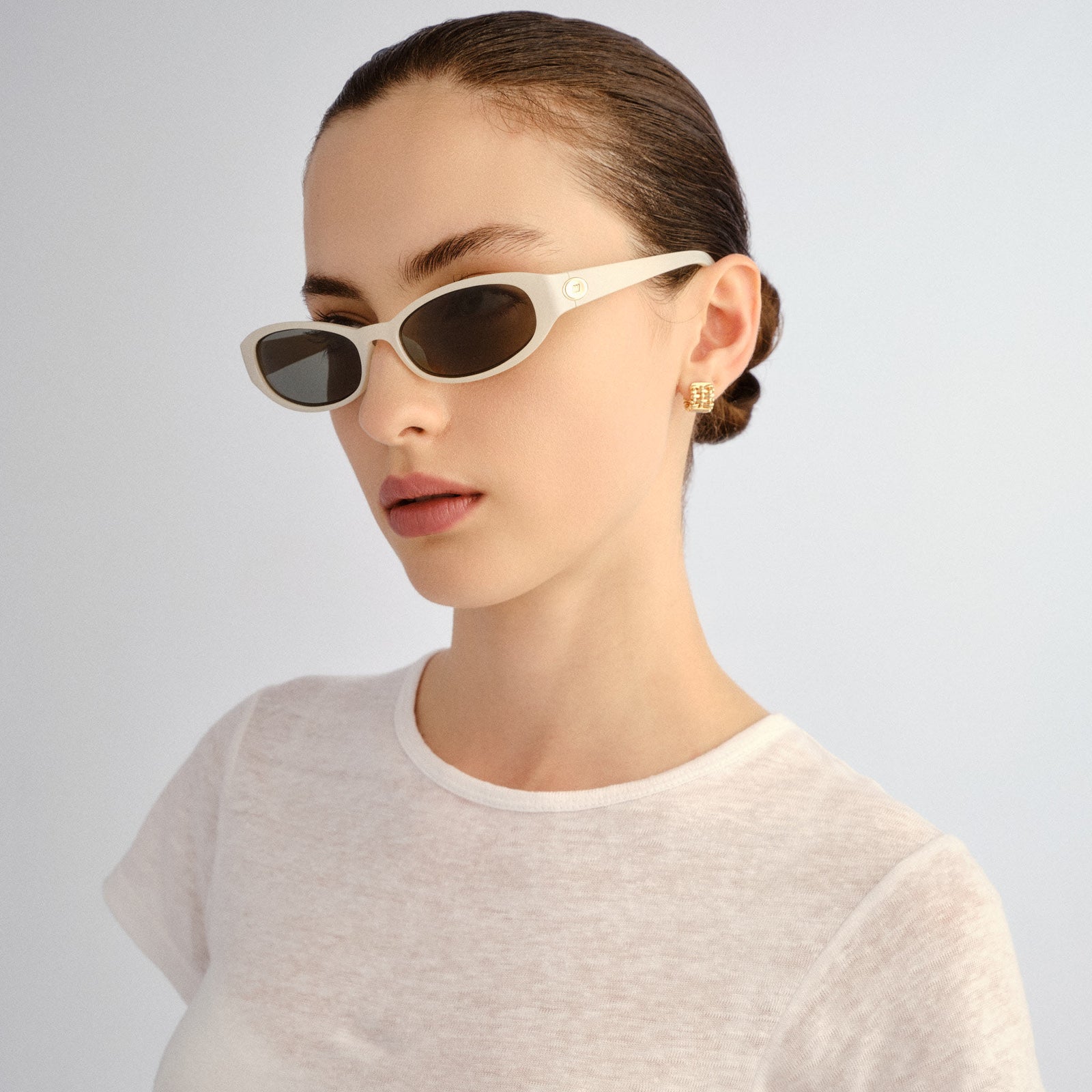 Popalicious + Pearl Ivory Female Oval Sunglasses | Le Specs
