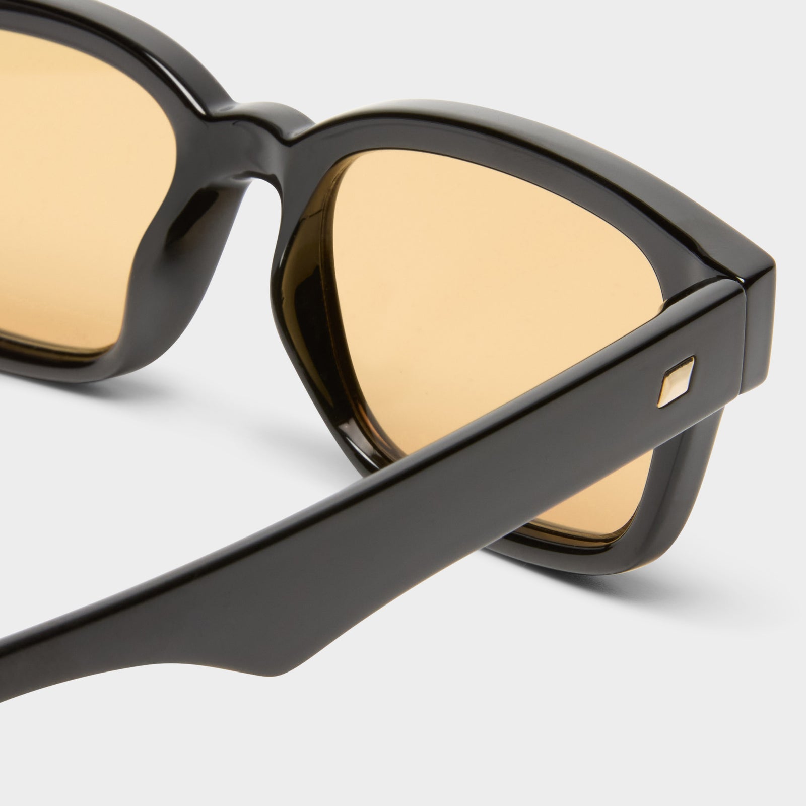 Recarmito Black Uni-Sex Rectangle Sunglasses | Le Specs