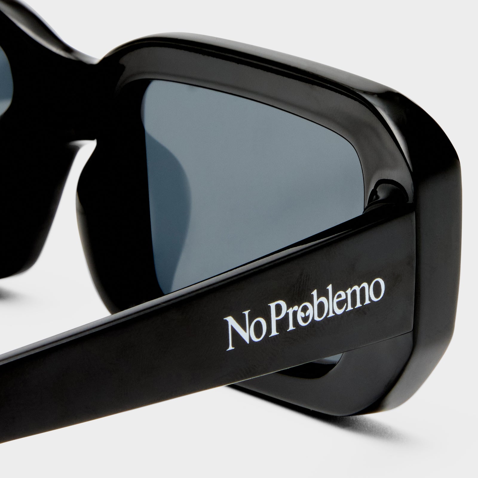 Blackpool Black Uni-Sex Rectangle Sunglasses | Le Specs