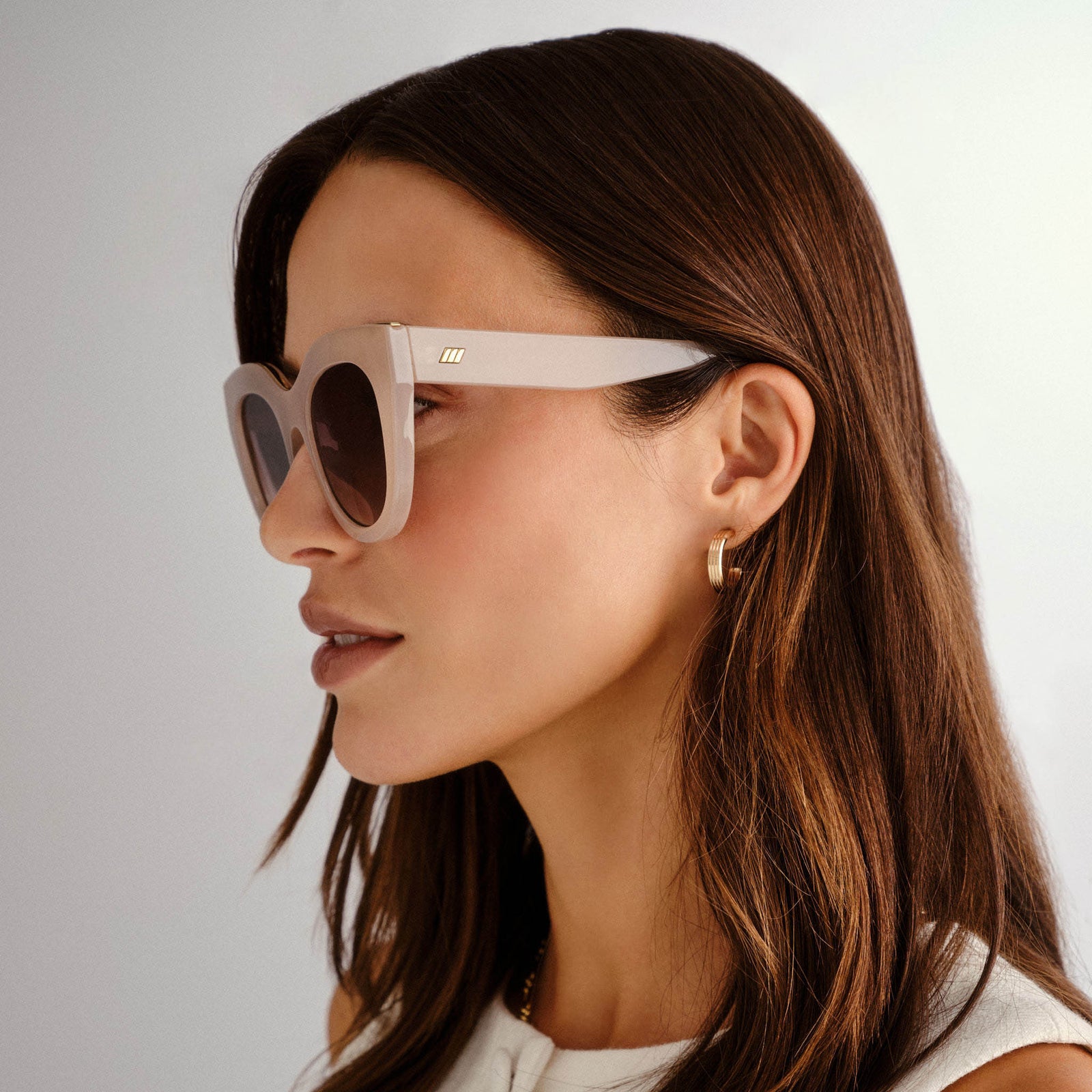 Air Heart Oatmeal Female Cat-Eye Sunglasses | Le Specs