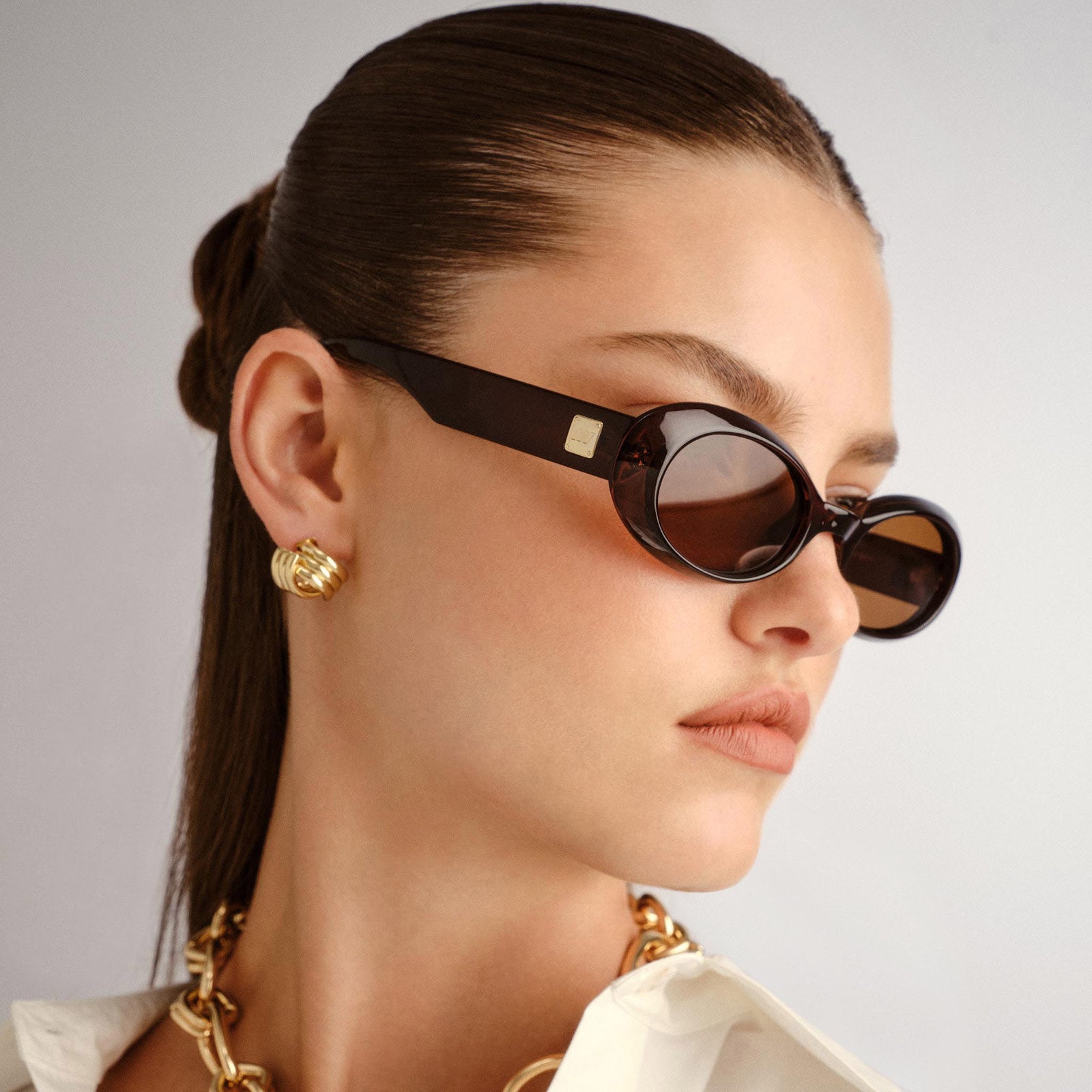 Work It Cocoa Female Oval Sunglasses | Le Specs