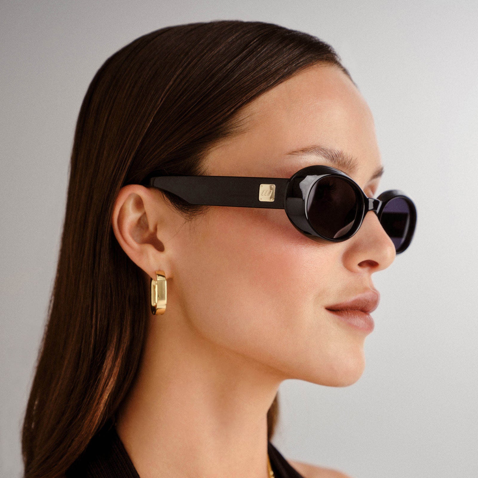 Work It Black Uni-Sex Oval Sunglasses | Le Specs