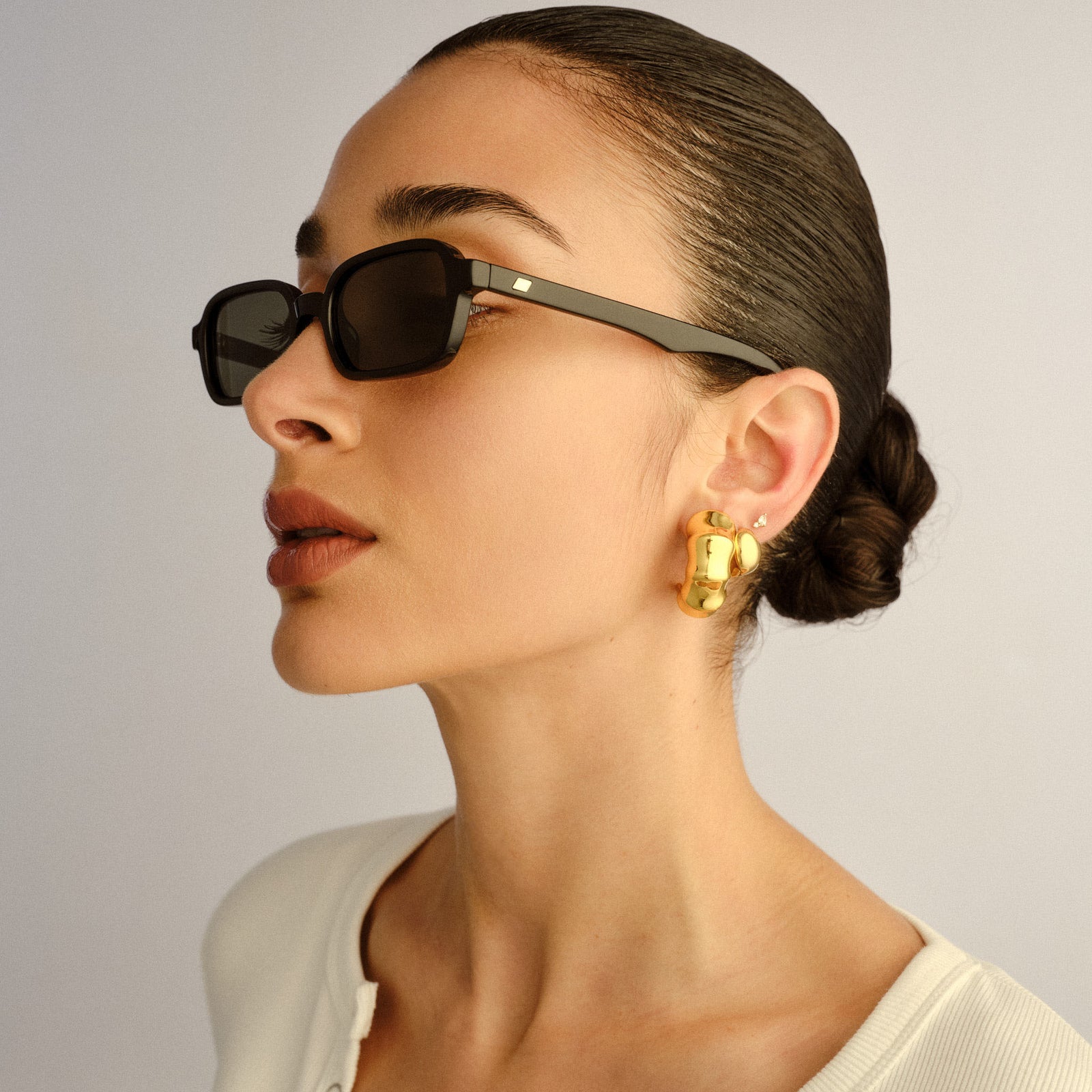 Pilferer Black Uni-Sex Rectangle Sunglasses | Le Specs