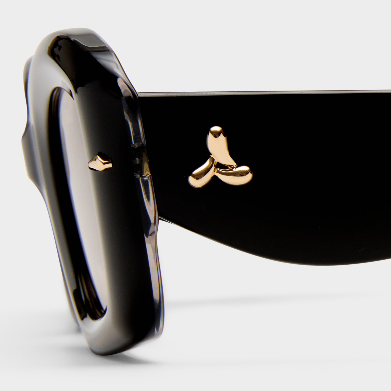 Celestina Obsidian Black Female Square Sunglasses | Le Specs