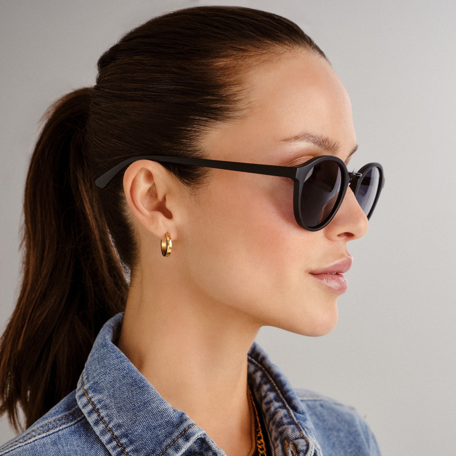 Paradox Matte Black Uni-Sex Round Sunglasses | Le Specs