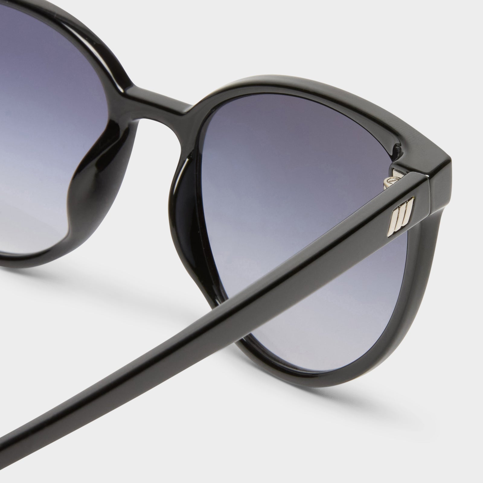 Armada Black Female Round Sunglasses | Le Specs