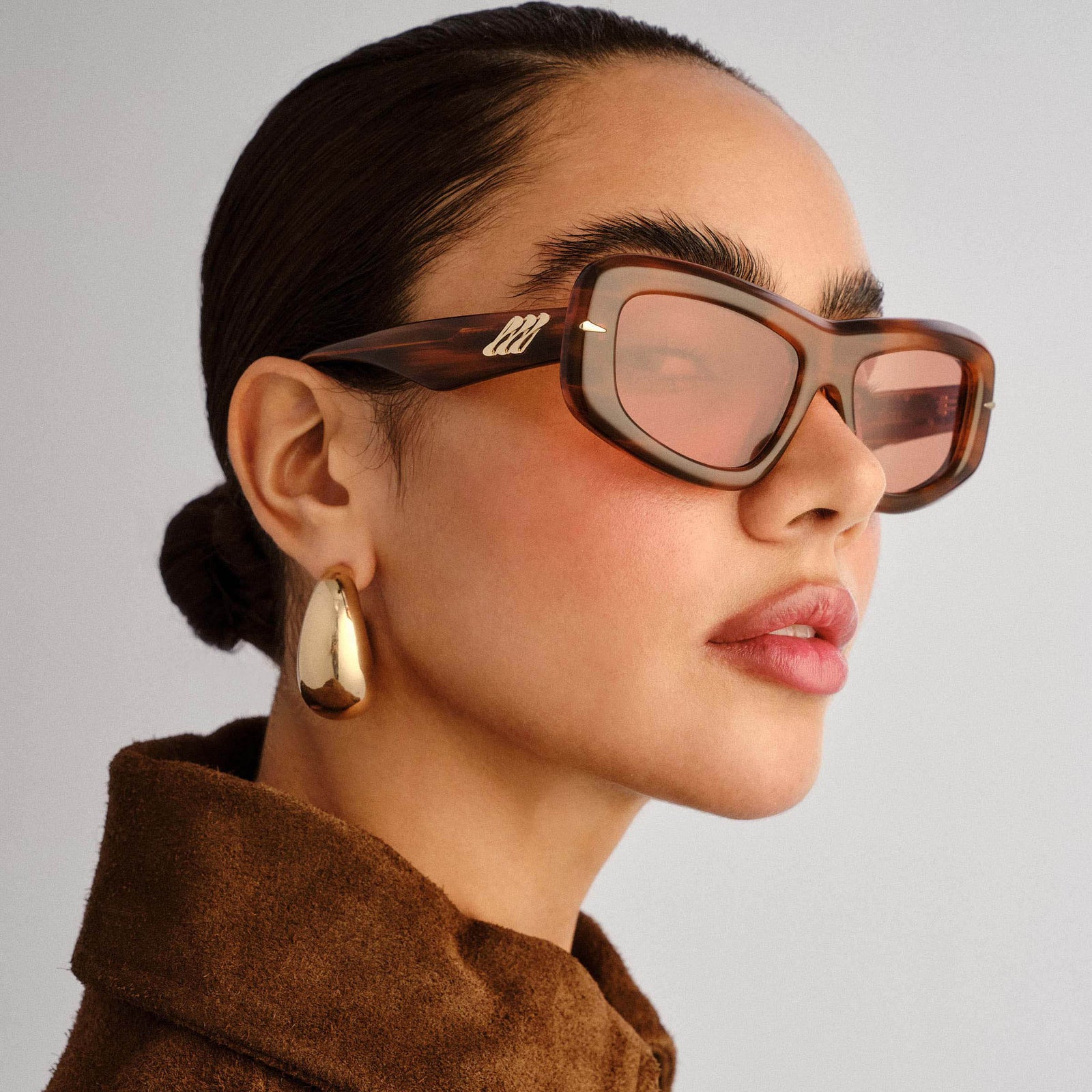 Numero Ocho Teak Female Shield Sunglasses | Le Specs