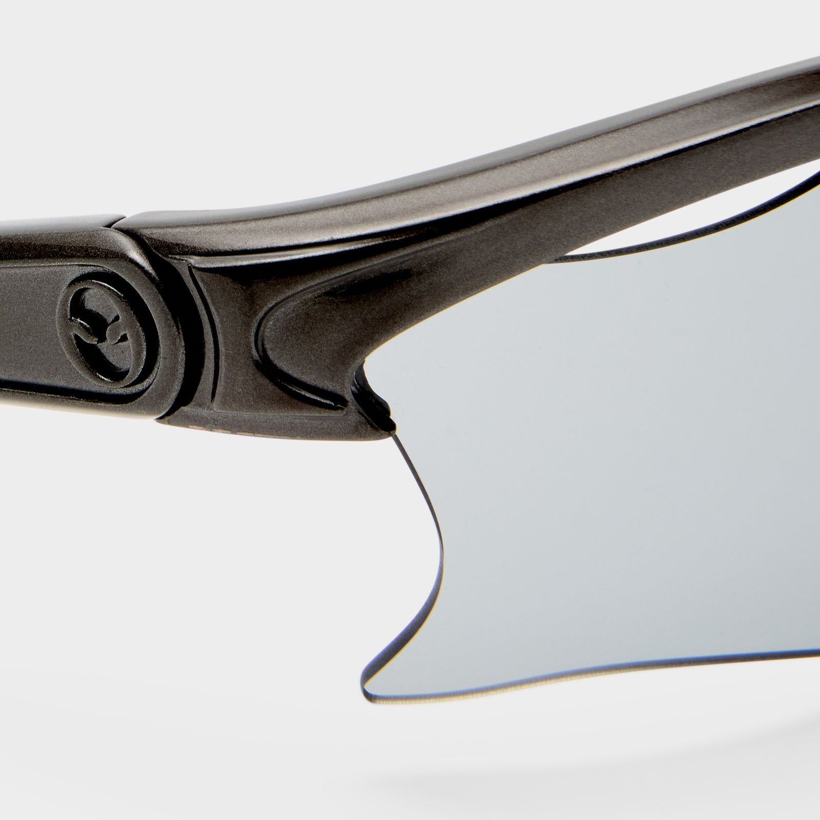 Pluto Silver Chrome Uni-Sex Shield Sunglasses | Le Specs