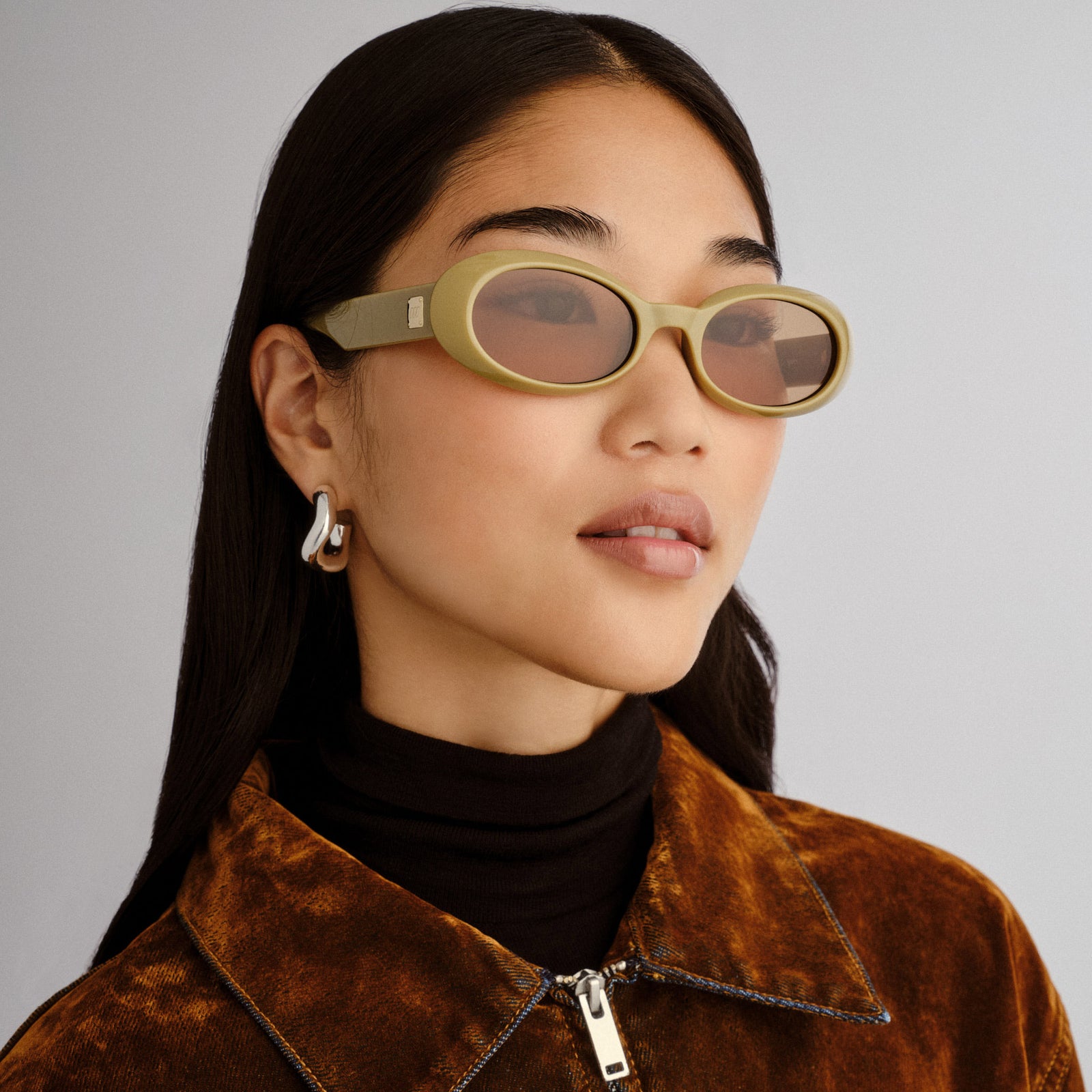 Work It Biscotti Female Oval Sunglasses | Le Specs