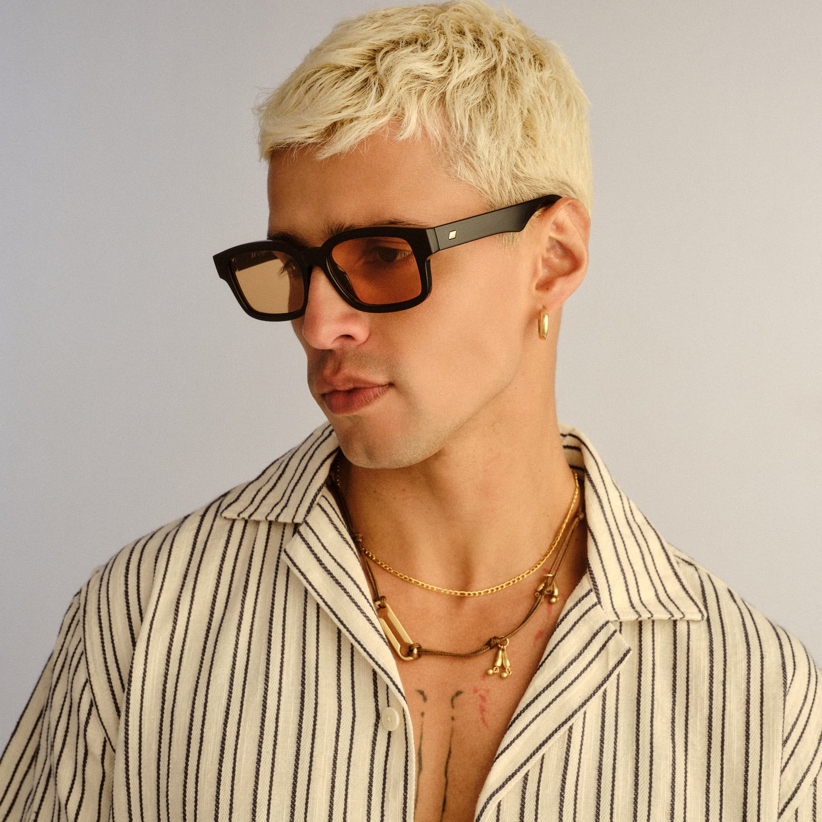 Recarmito Black Uni-Sex Rectangle Sunglasses | Le Specs