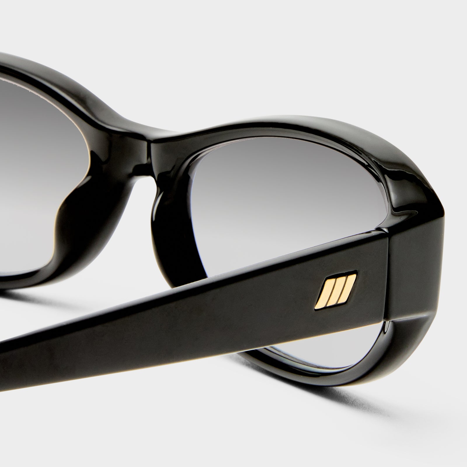 Dont Cha Black Female Oval Sunglasses | Le Specs