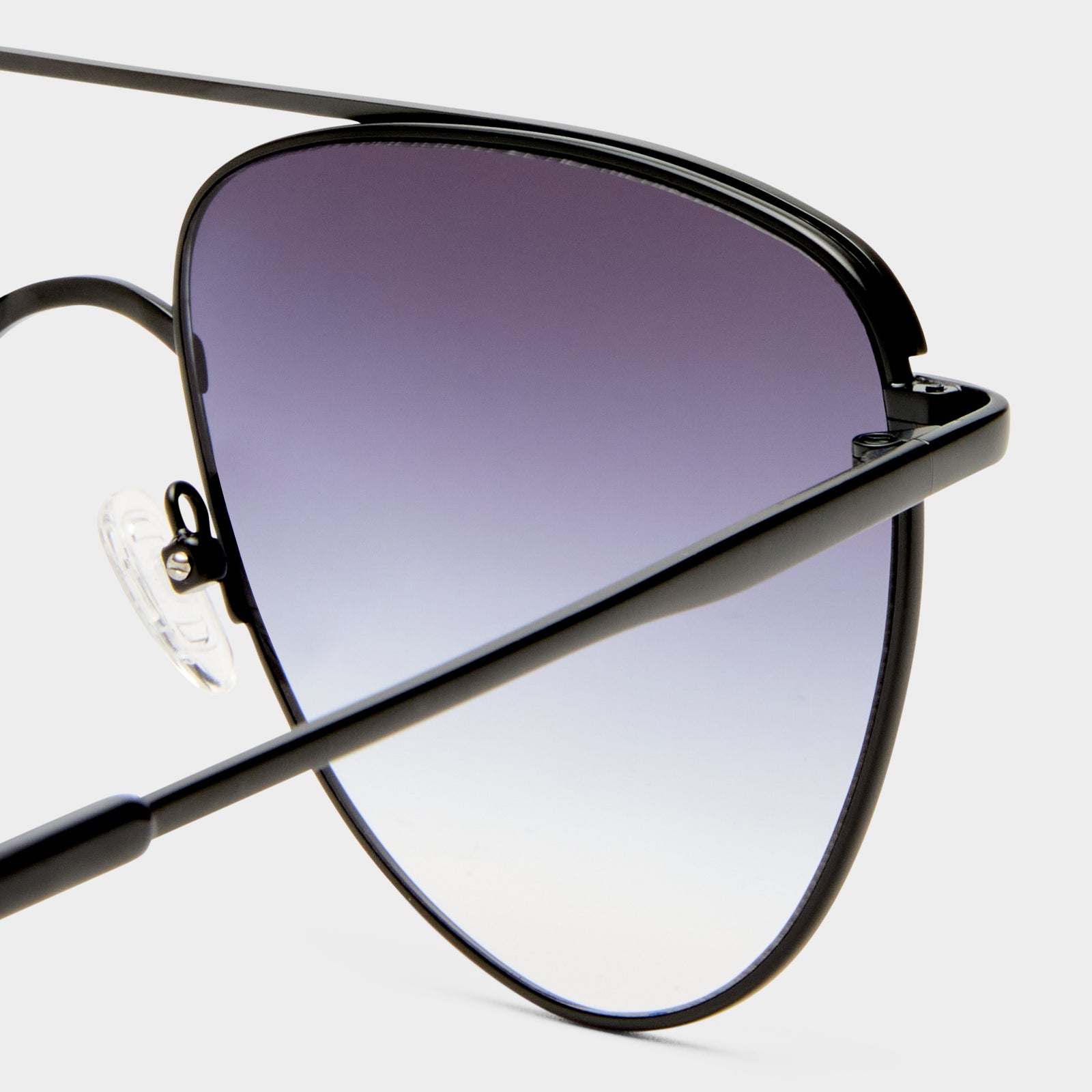 The Duke Matte Black Uni-Sex Aviator Sunglasses | Le Specs