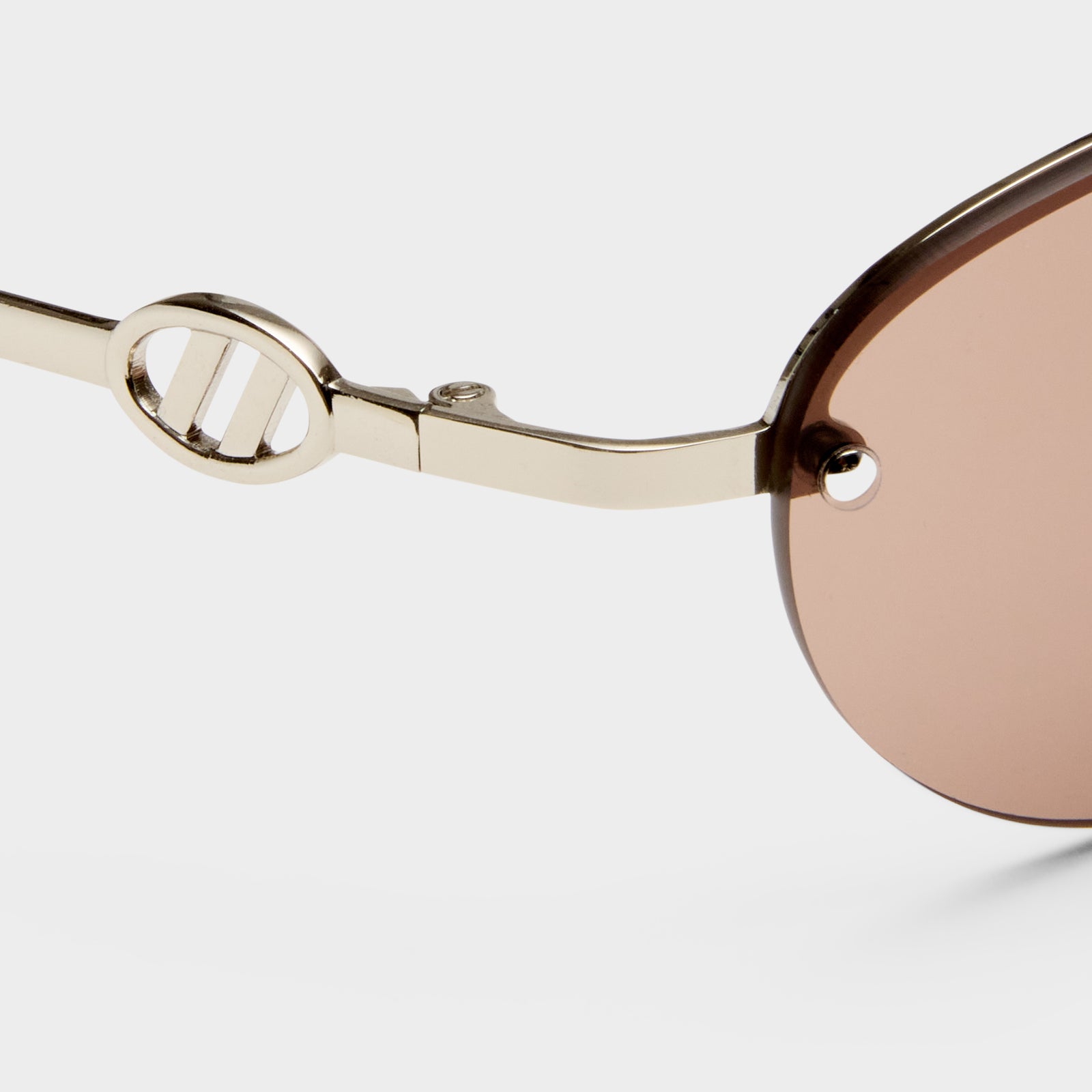 Slinky Silver Female Oval Sunglasses | Le Specs