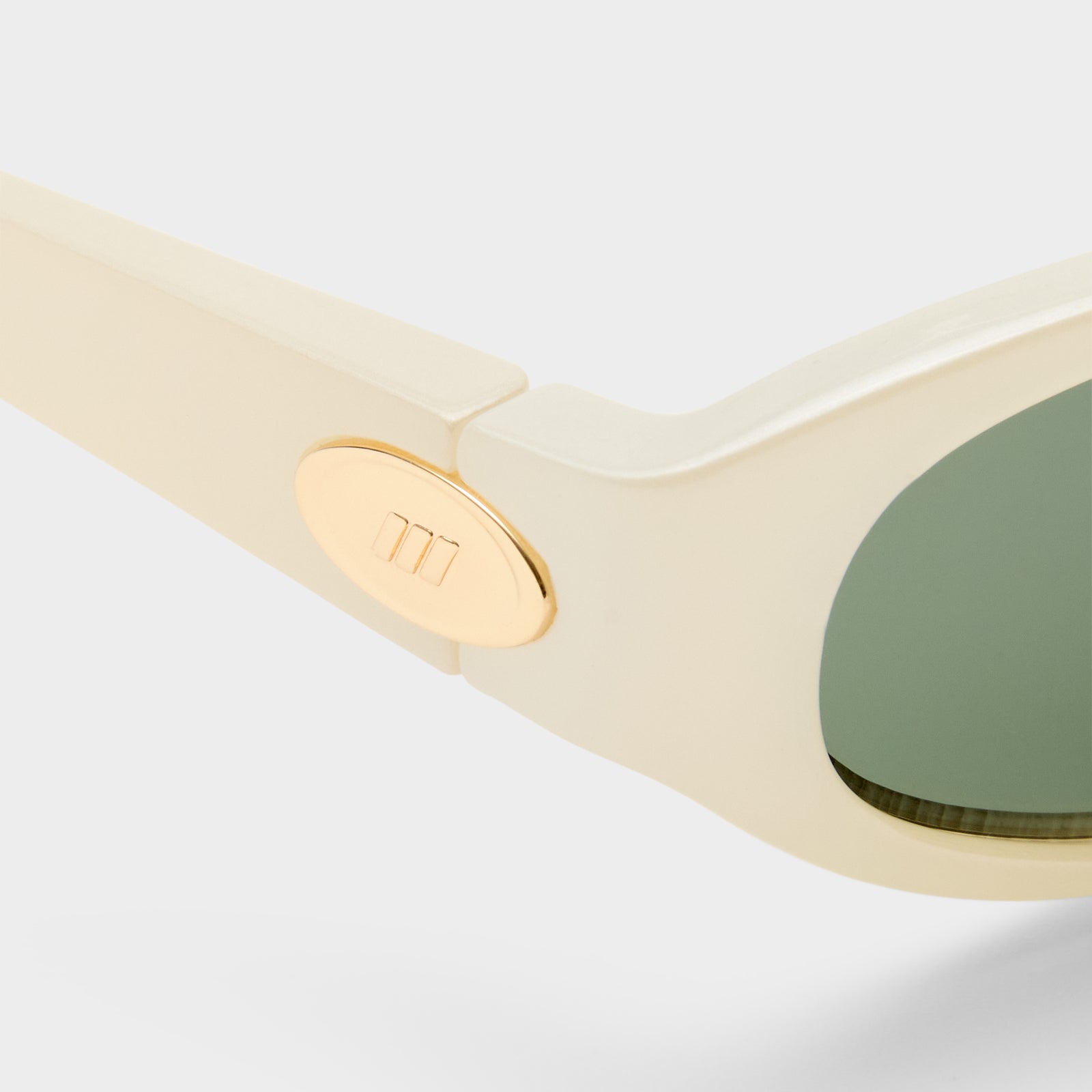 Popalicious + Pearl Ivory Female Oval Sunglasses | Le Specs
