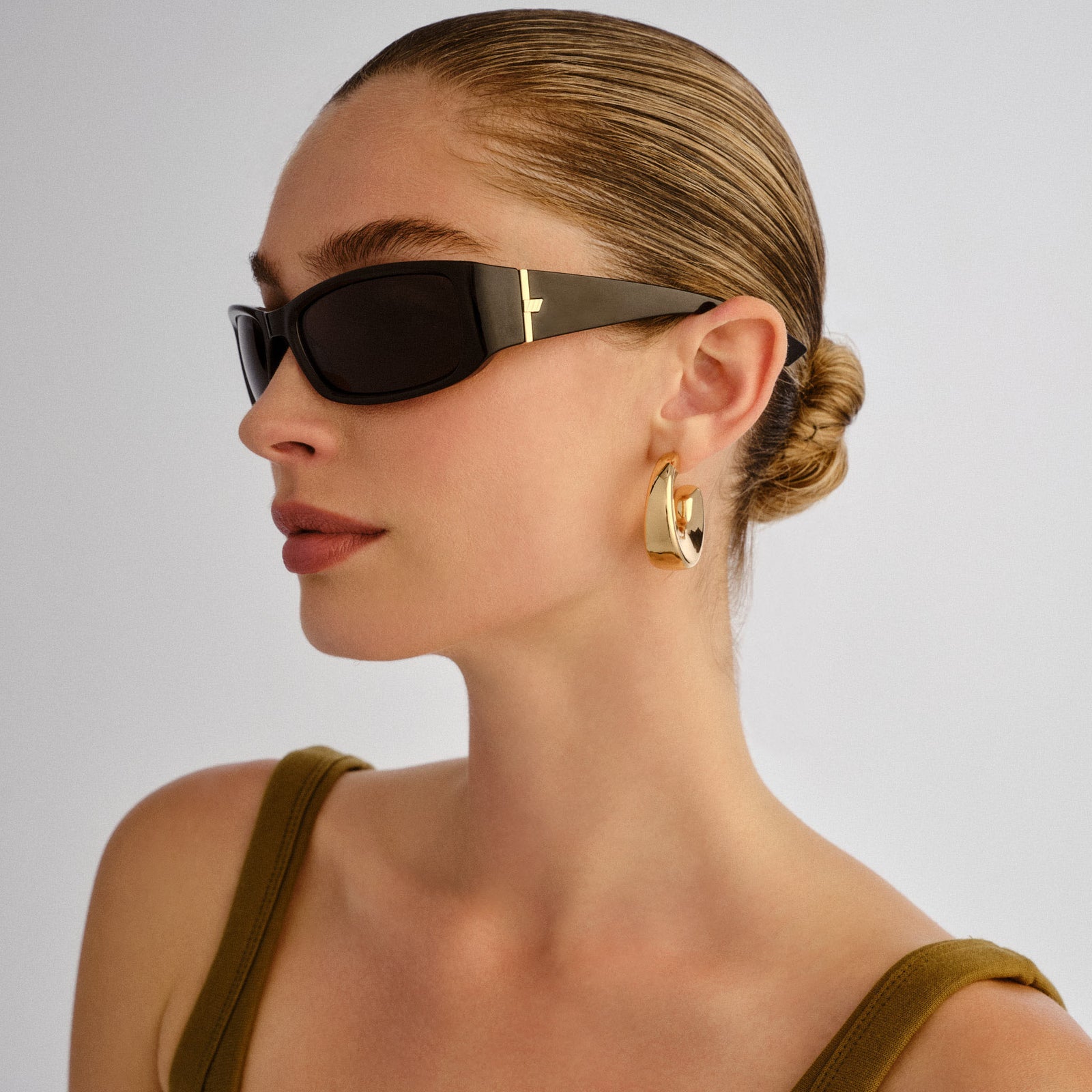Du Jour Black Uni-Sex Wrap Sunglasses | Le Specs